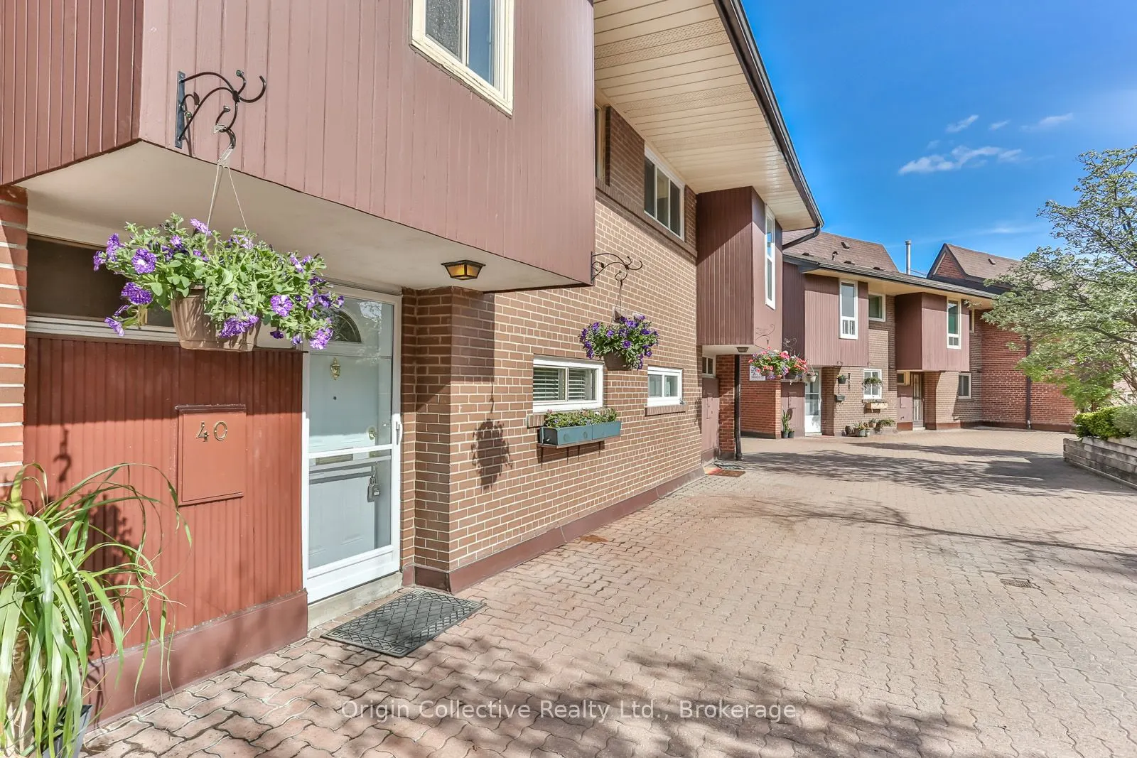 10 Esterbrooke Avenue #40