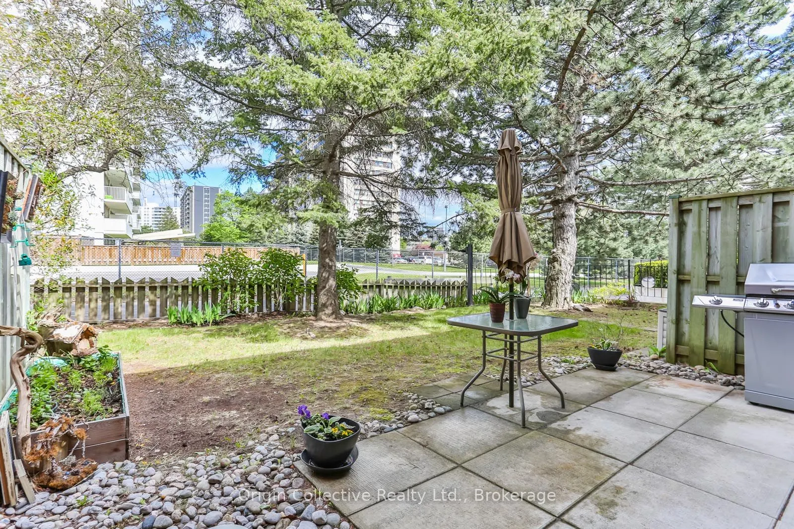10 Esterbrooke Avenue #40