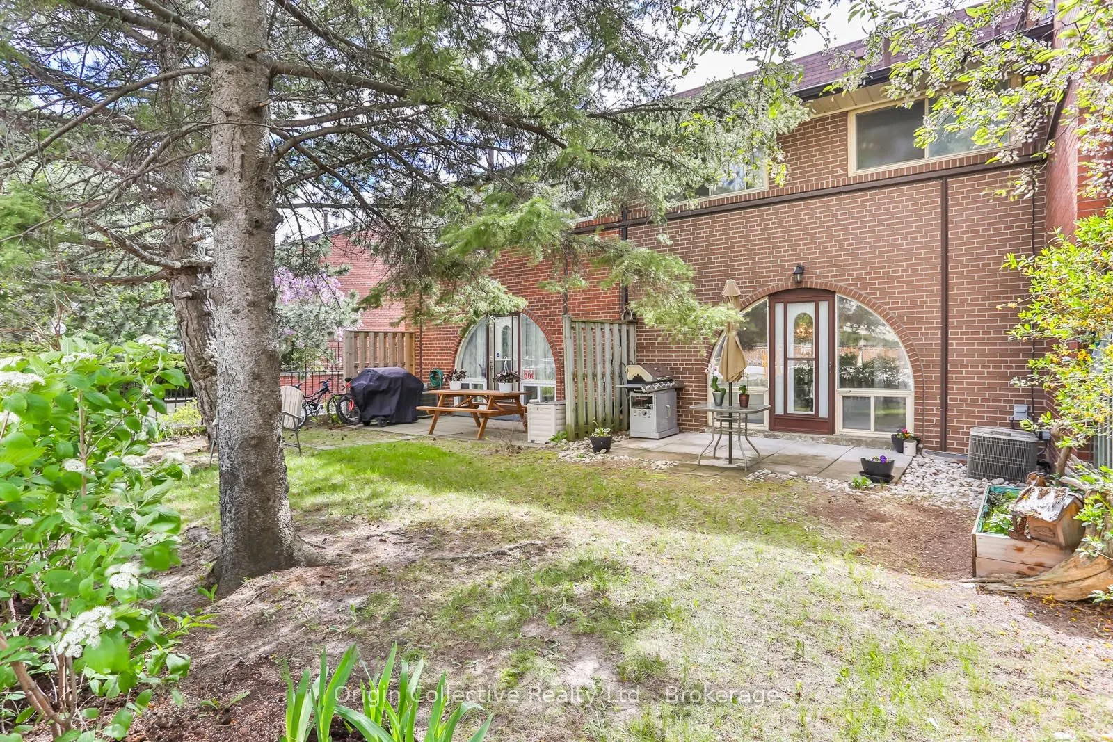 10 Esterbrooke Avenue #40