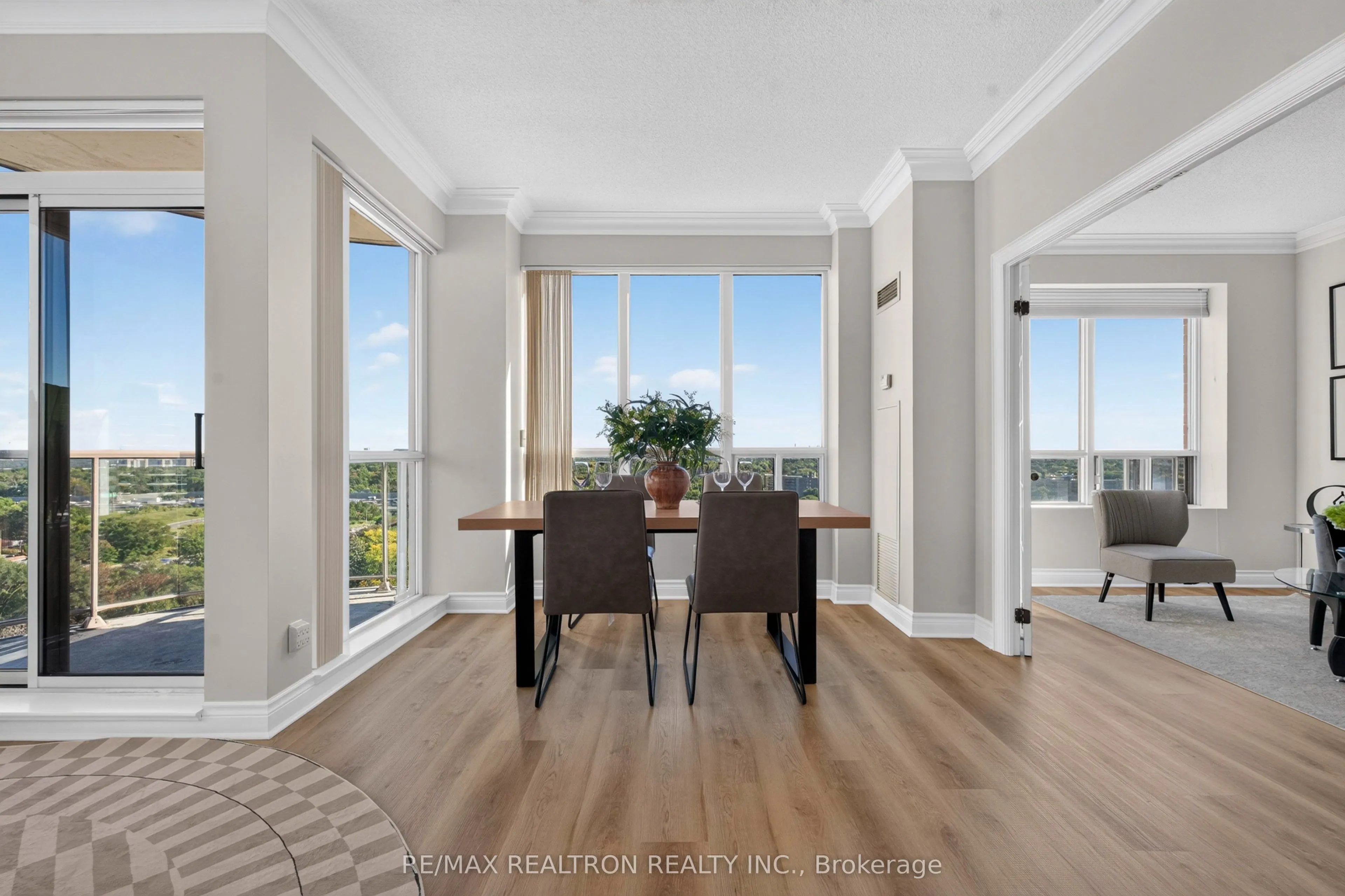 2 Clairtrell Road NW #LPH5