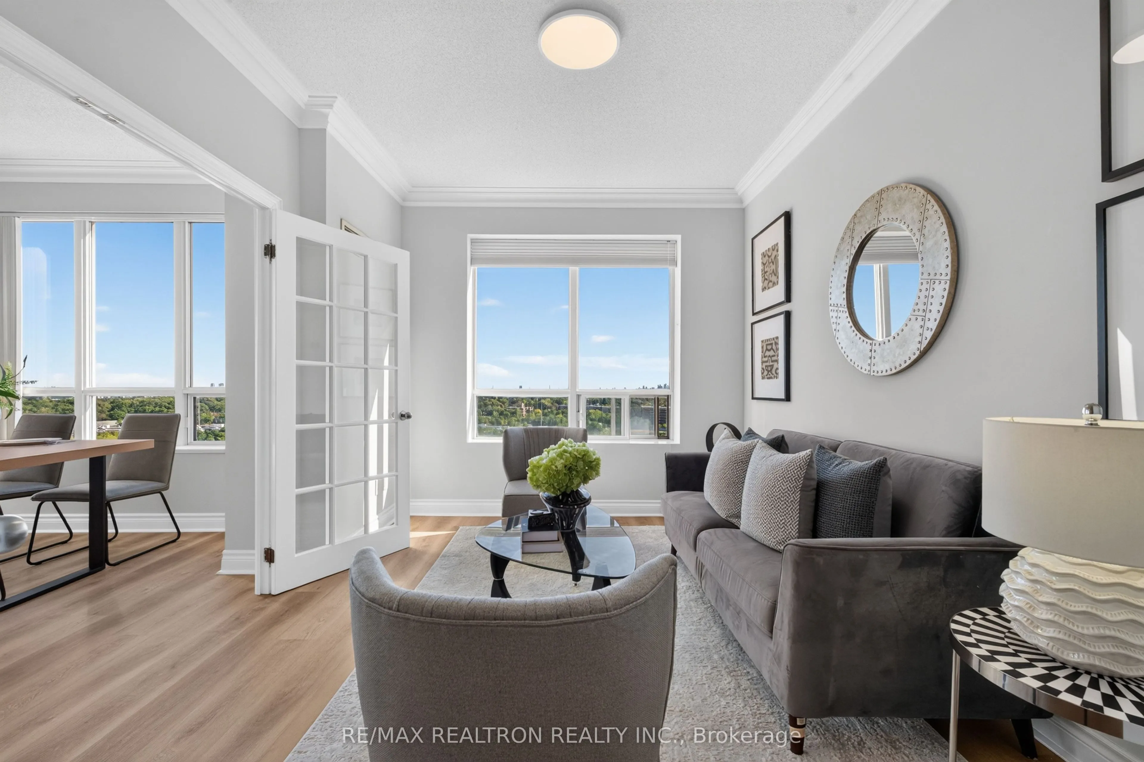 2 Clairtrell Road NW #LPH5
