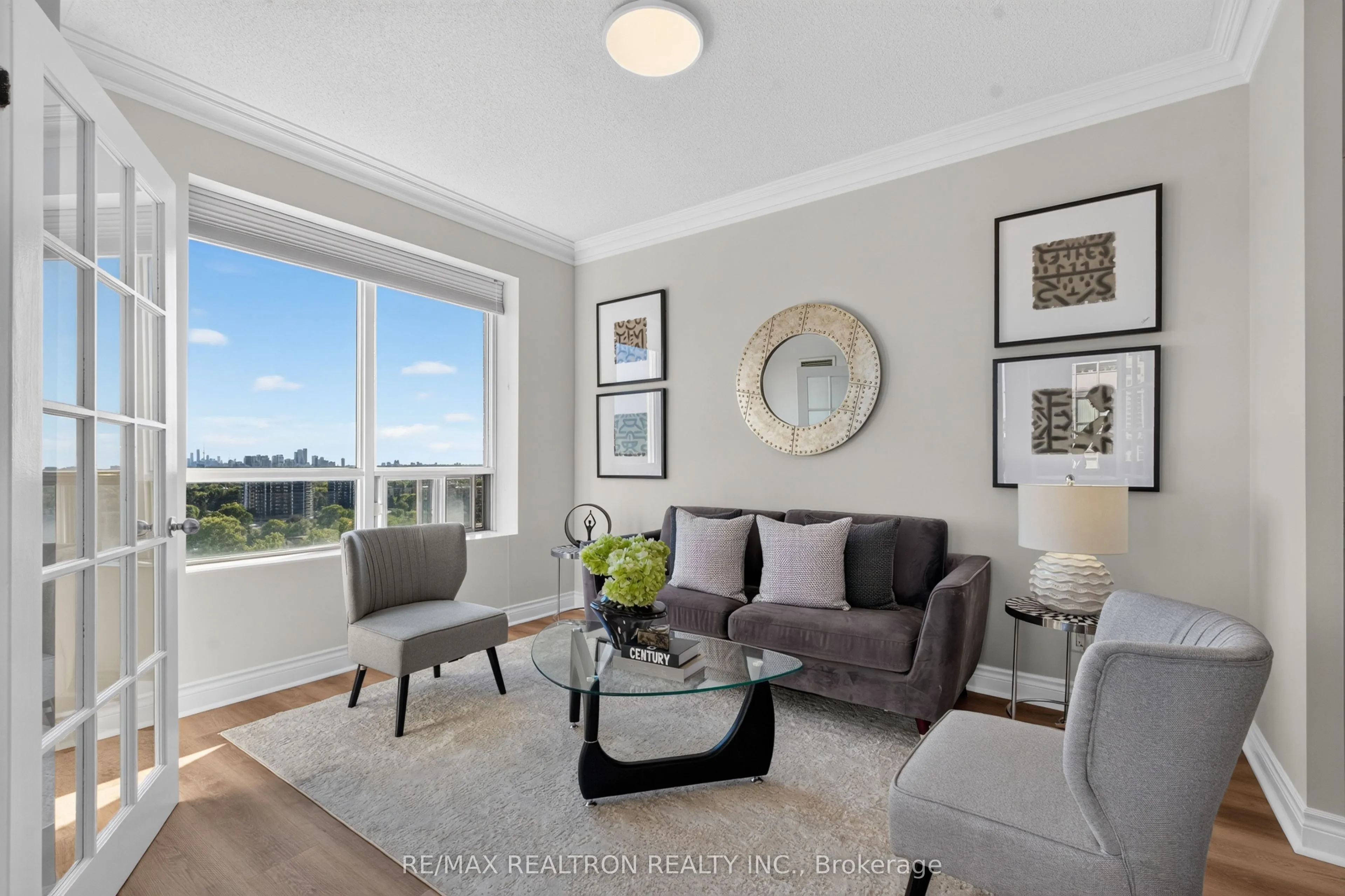 2 Clairtrell Road NW #LPH5