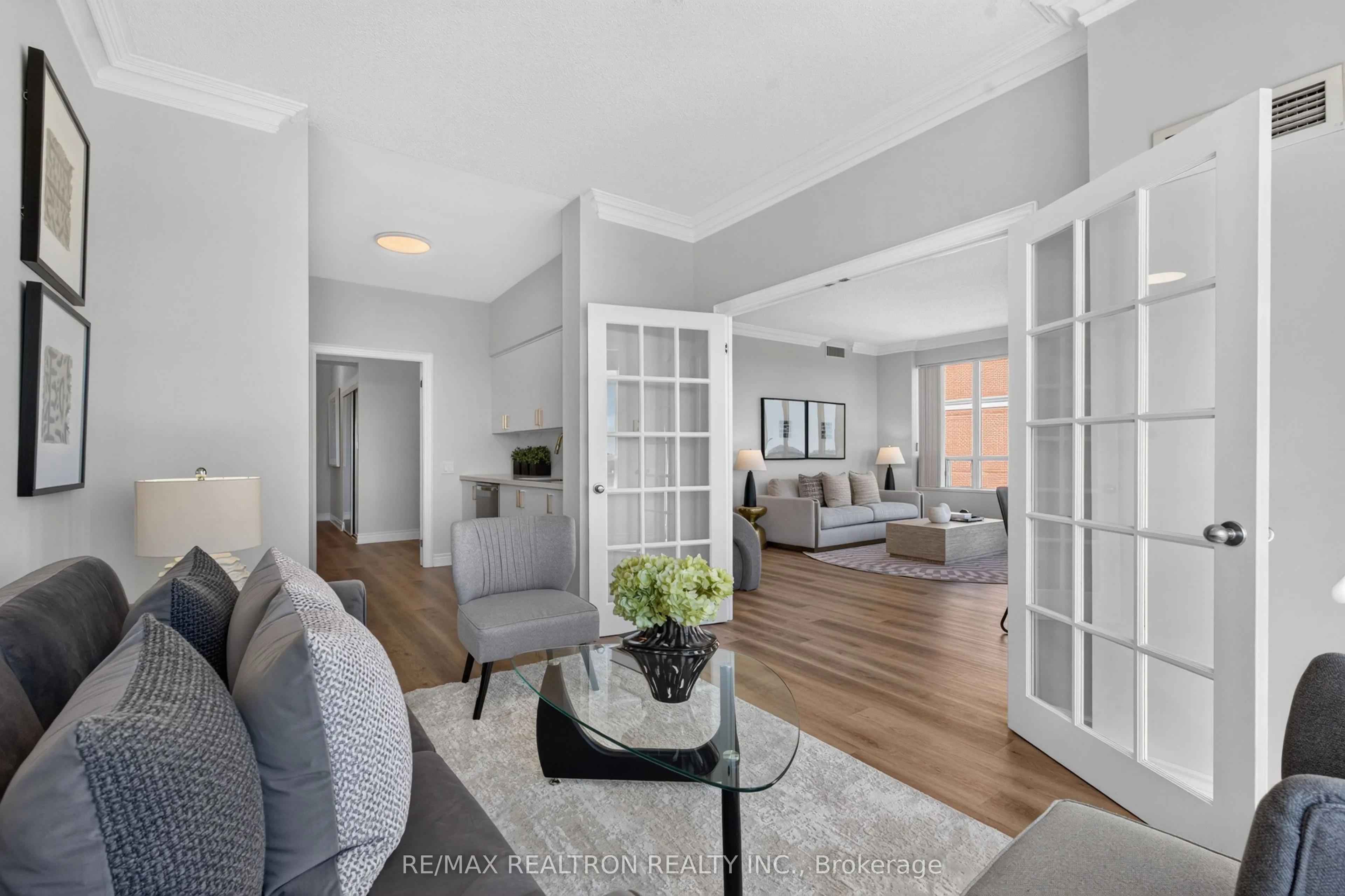 2 Clairtrell Road NW #LPH5
