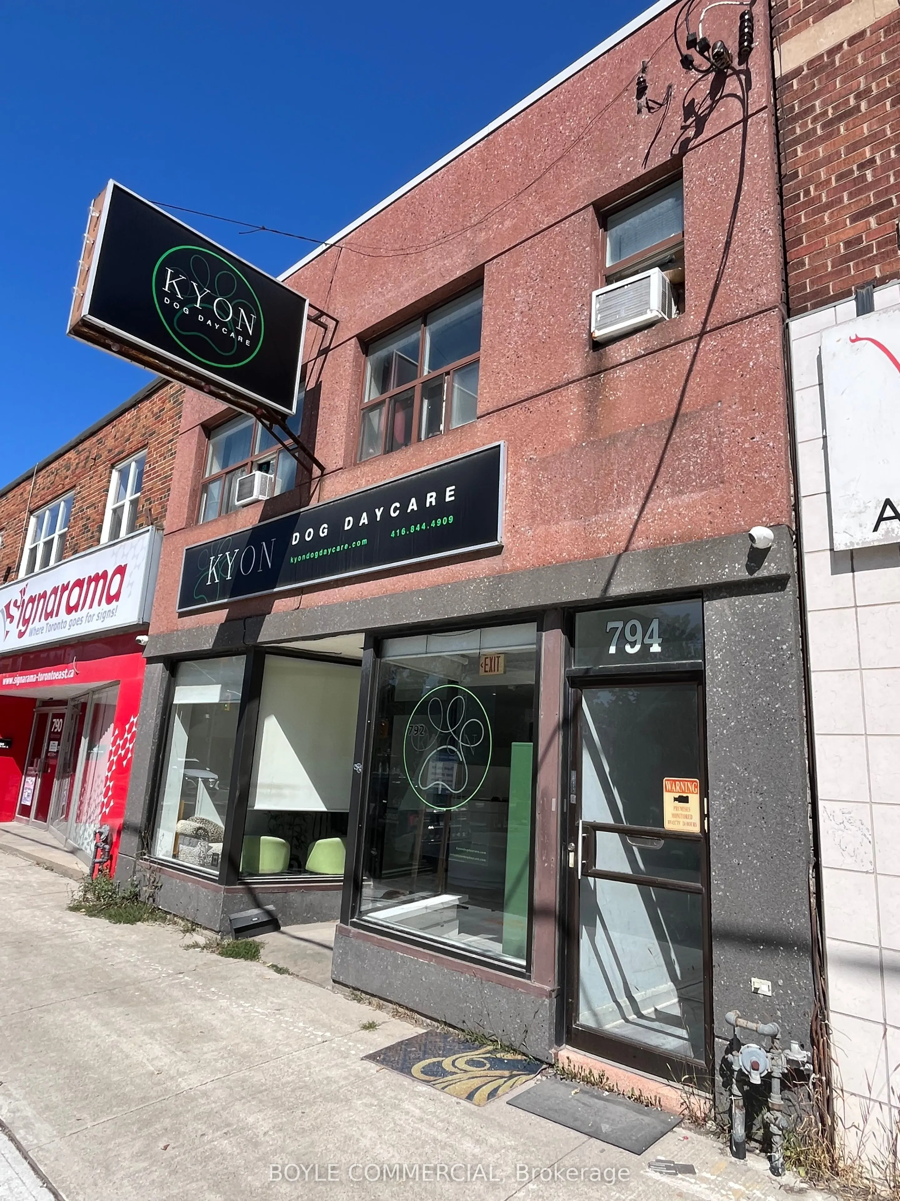 792-794 Eglinton Avenue