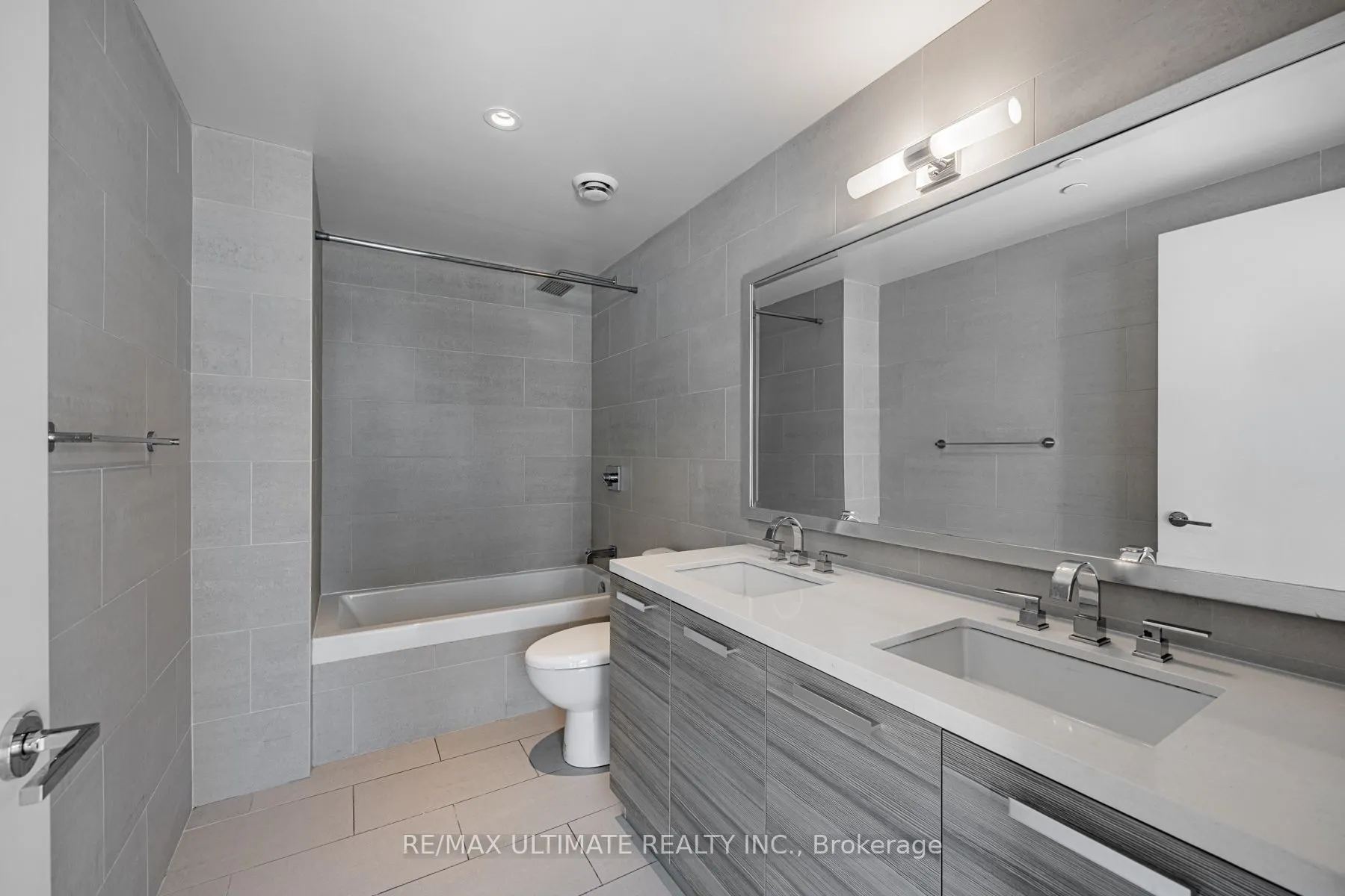 224 King Street W #1504