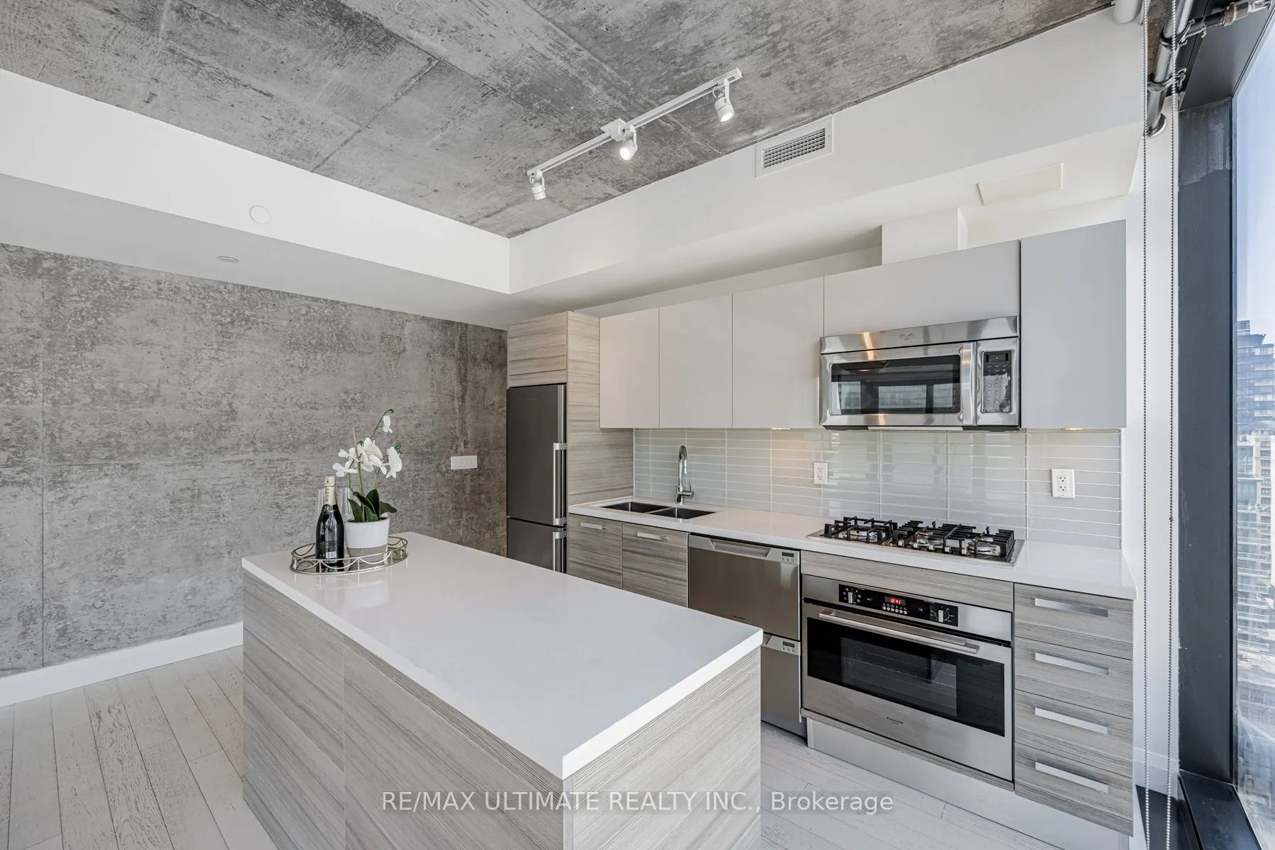 224 King Street W #1504