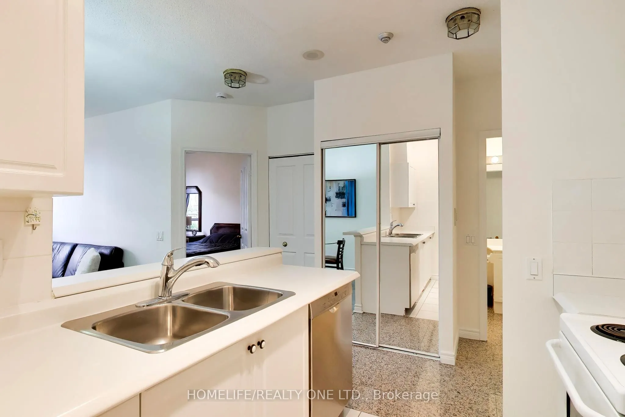 152 St Patrick Street #1105