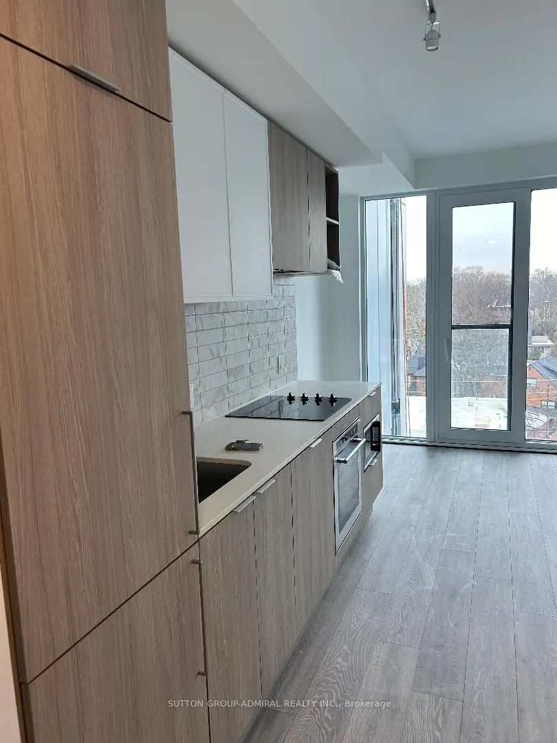 2020 Bathurst Street #917