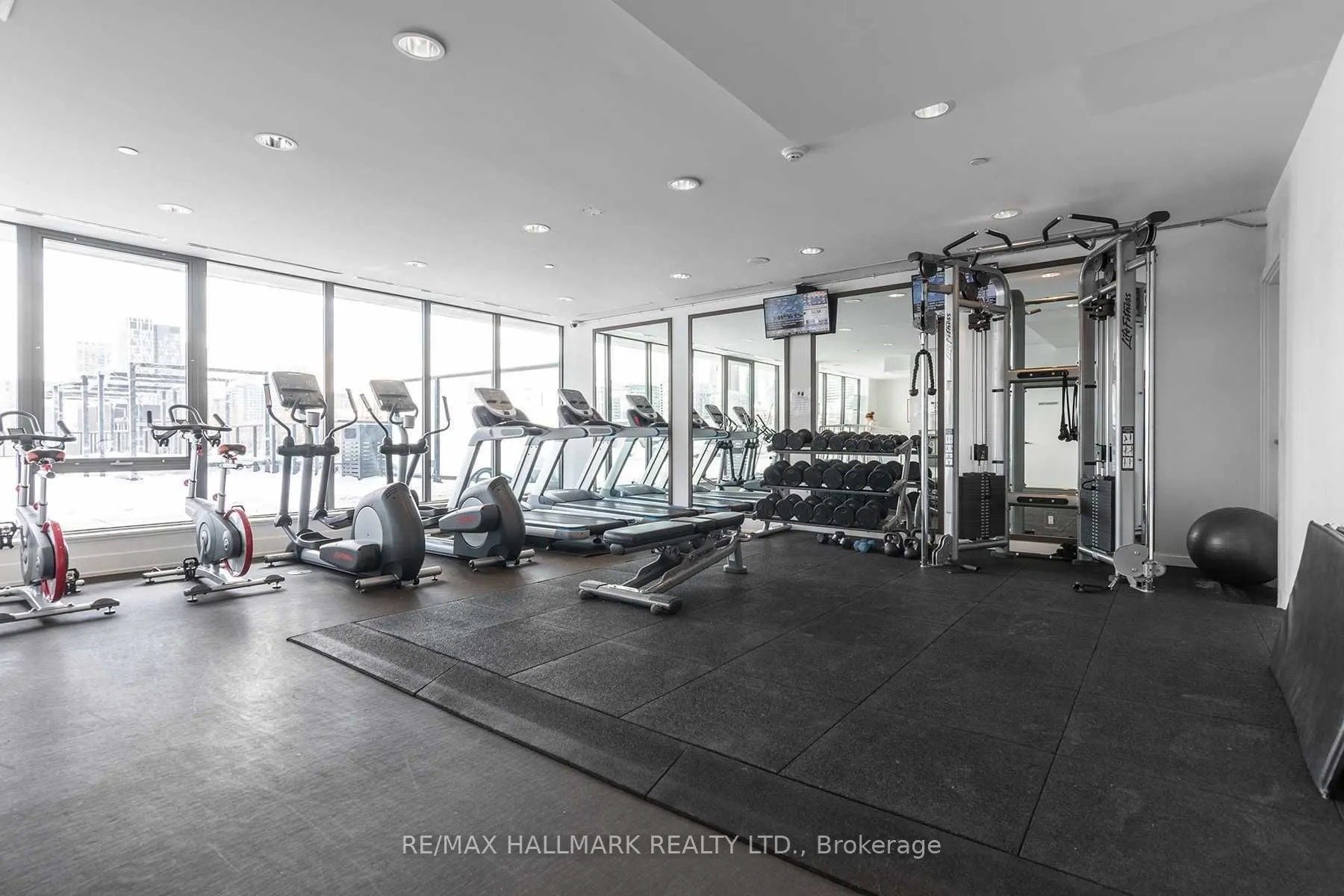 560 King Street W #419