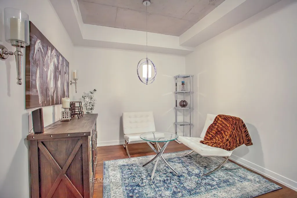 560 King Street W #419