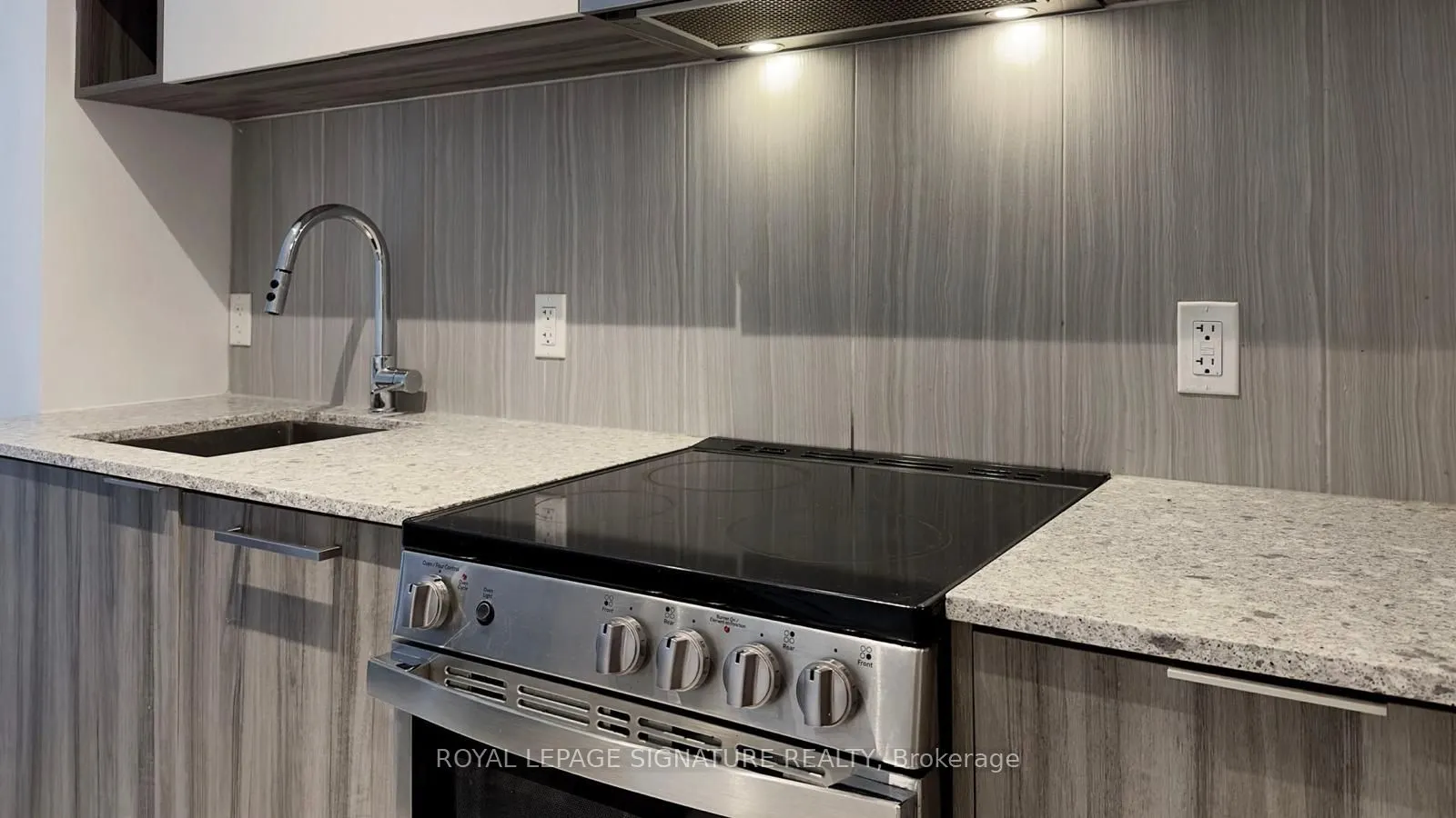31 Tippett Road #543