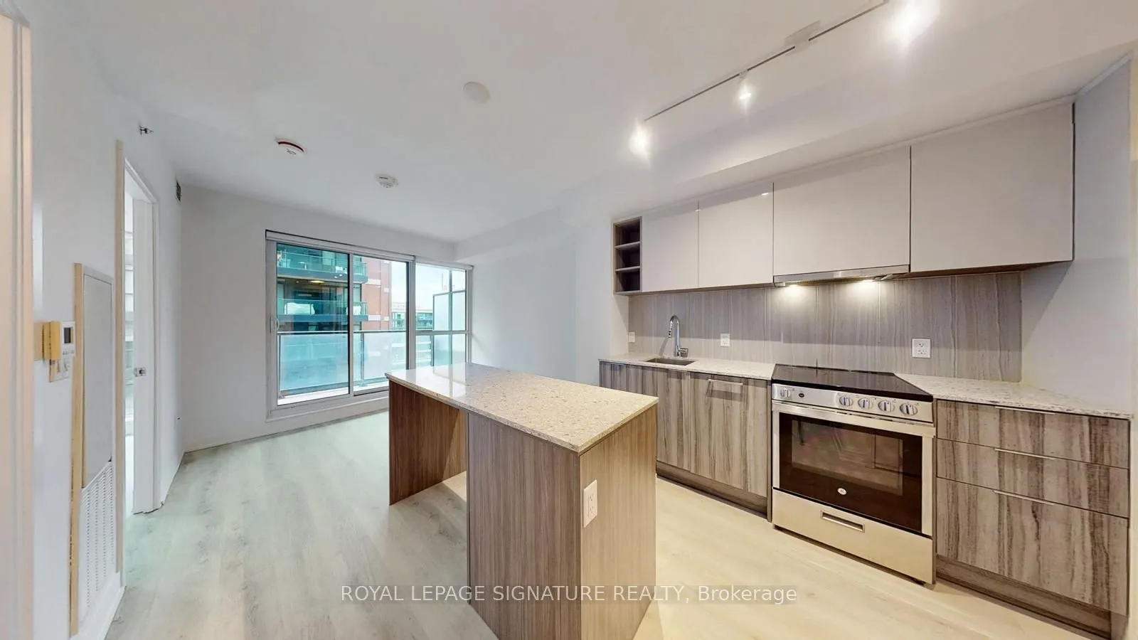 31 Tippett Road #543