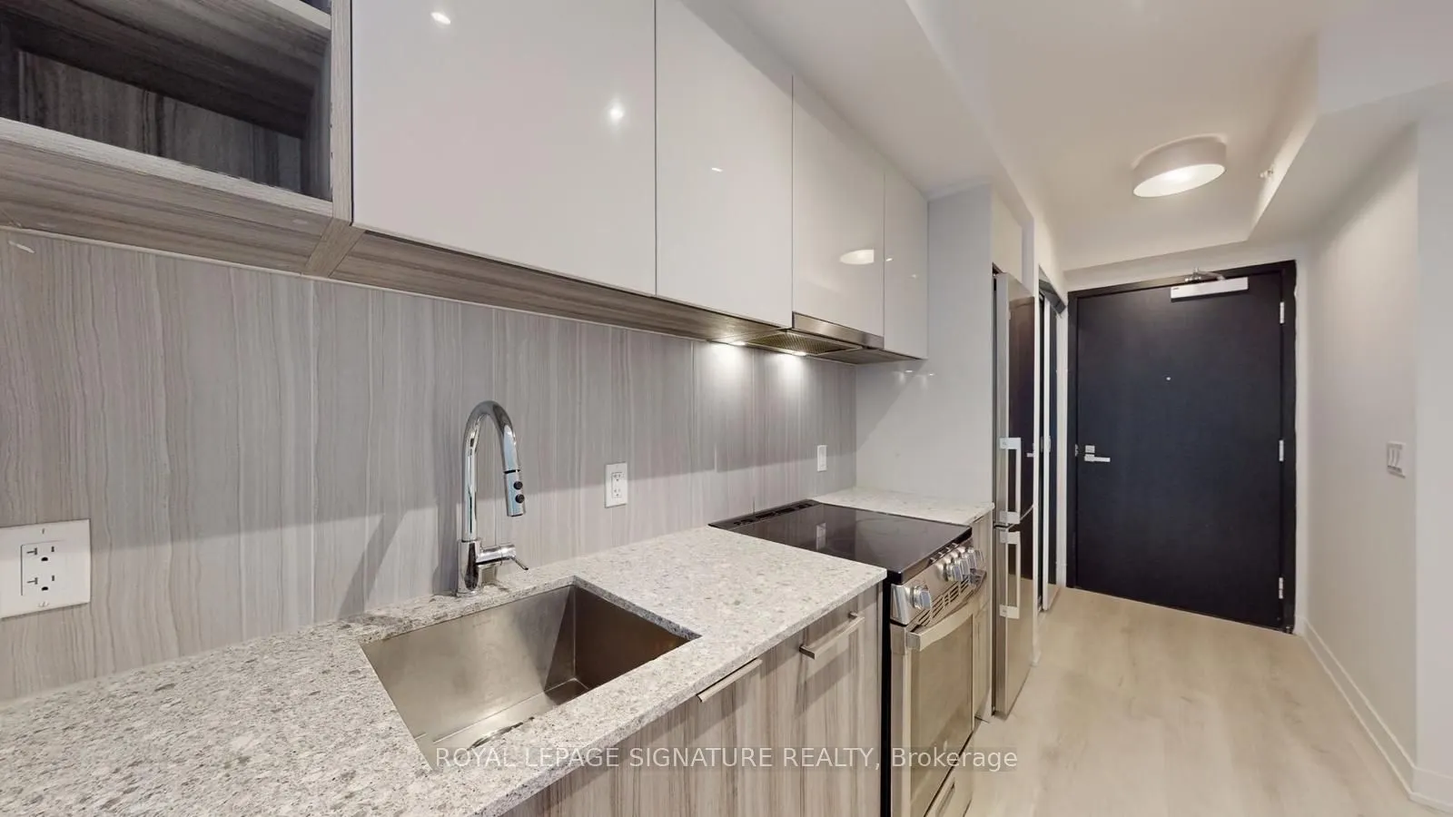 31 Tippett Road #543