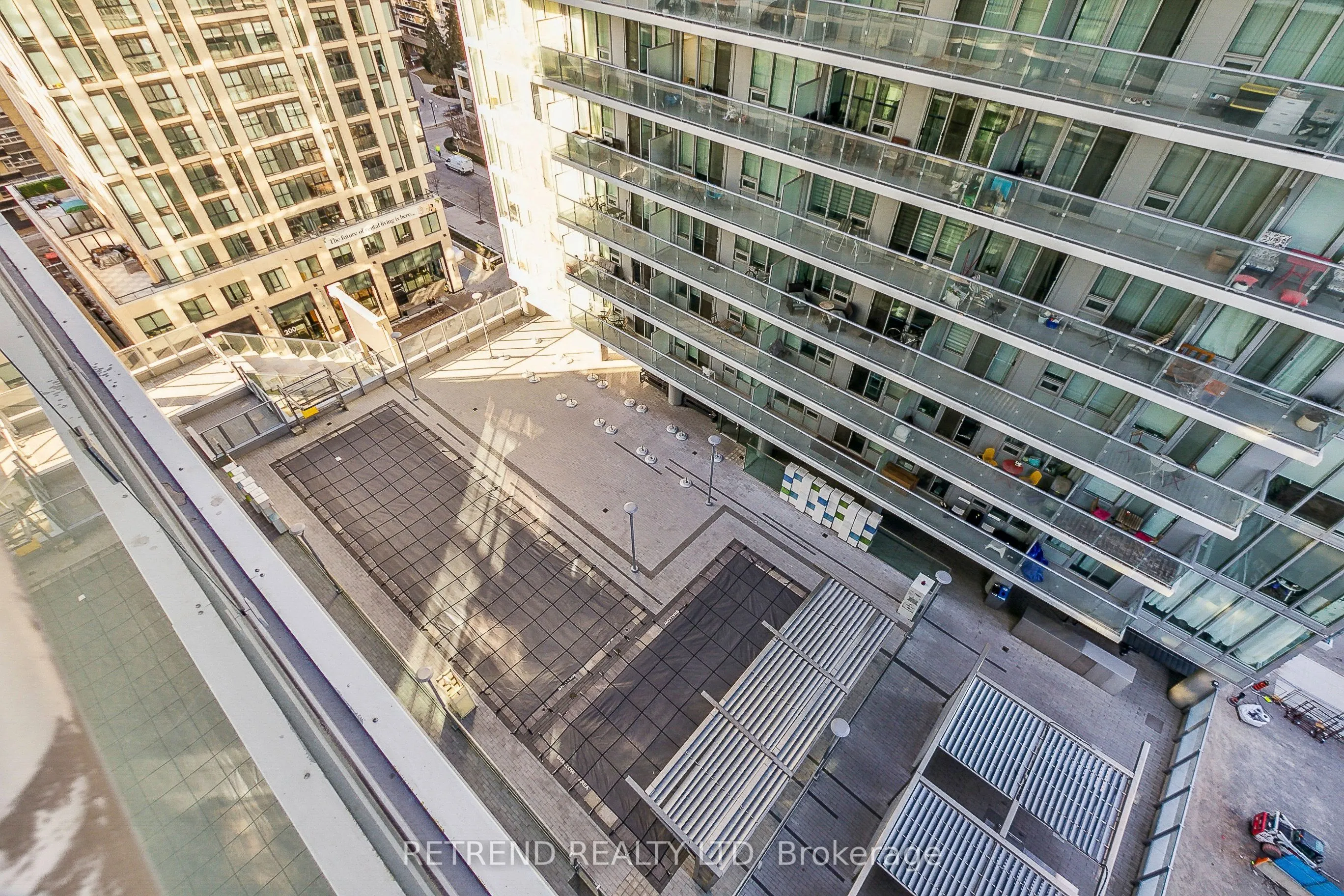 195 Redpath Avenue #1402