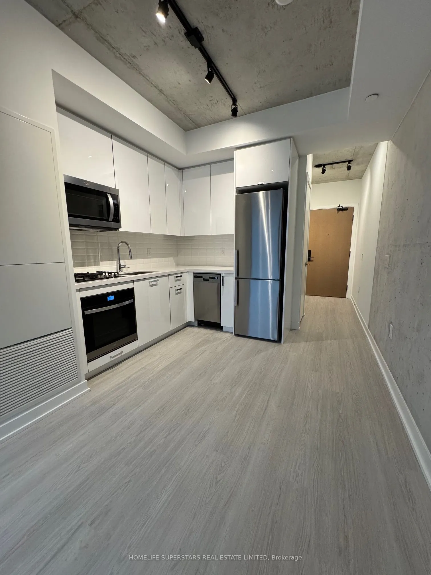 195 McCaul Street #1309