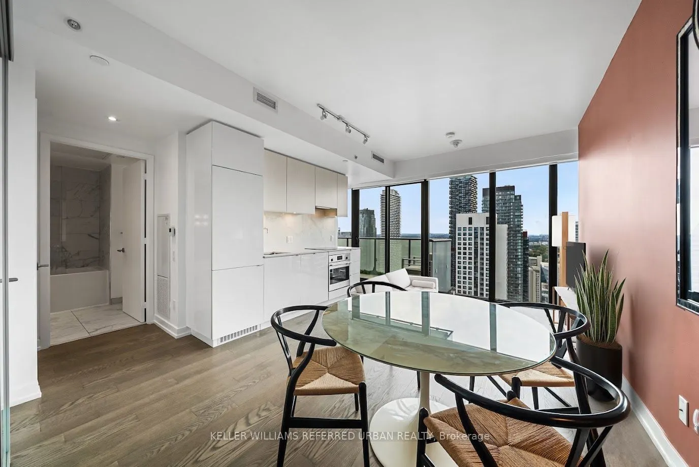 161 Roehampton Avenue W #4102