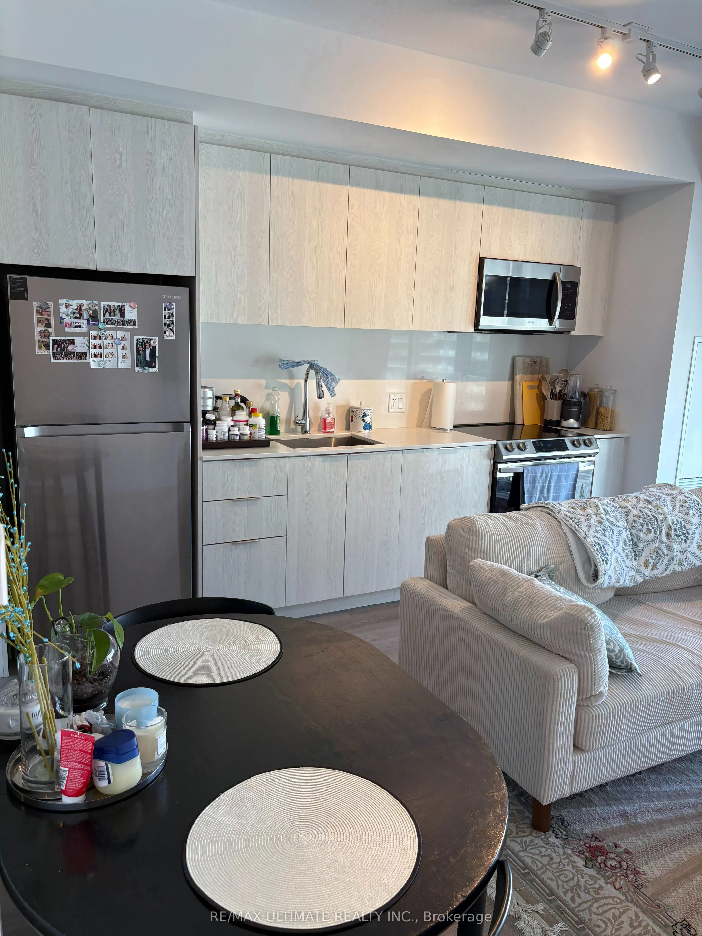 357 King Street #1904