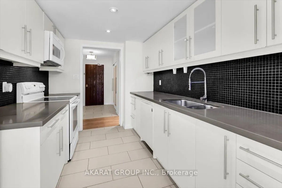 44 Gerrard Street W #1204
