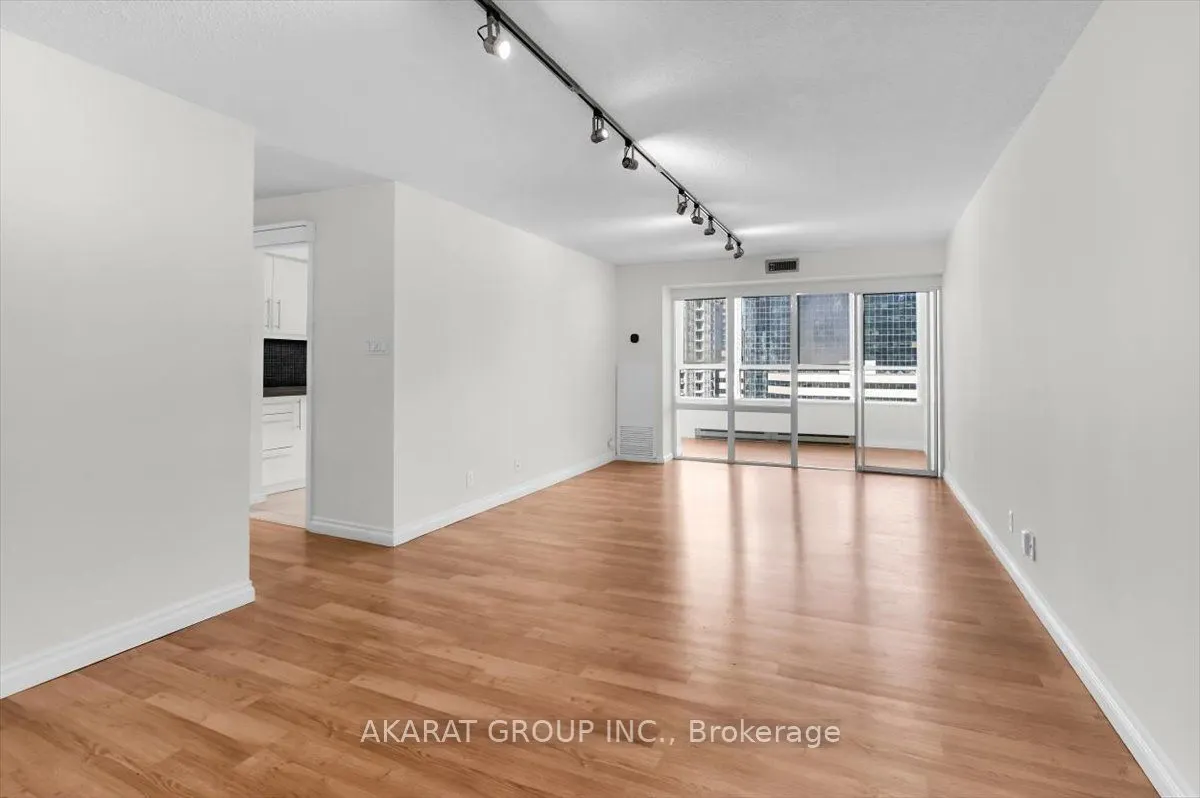 44 Gerrard Street W #1204