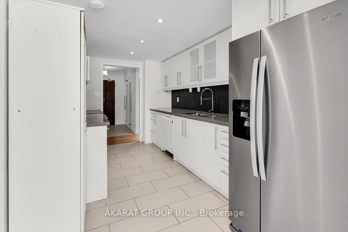 44 Gerrard Street W #1204