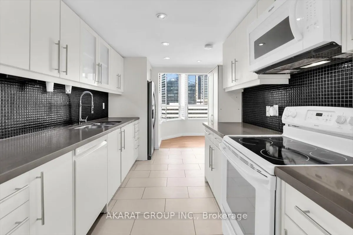 44 Gerrard Street W #1204