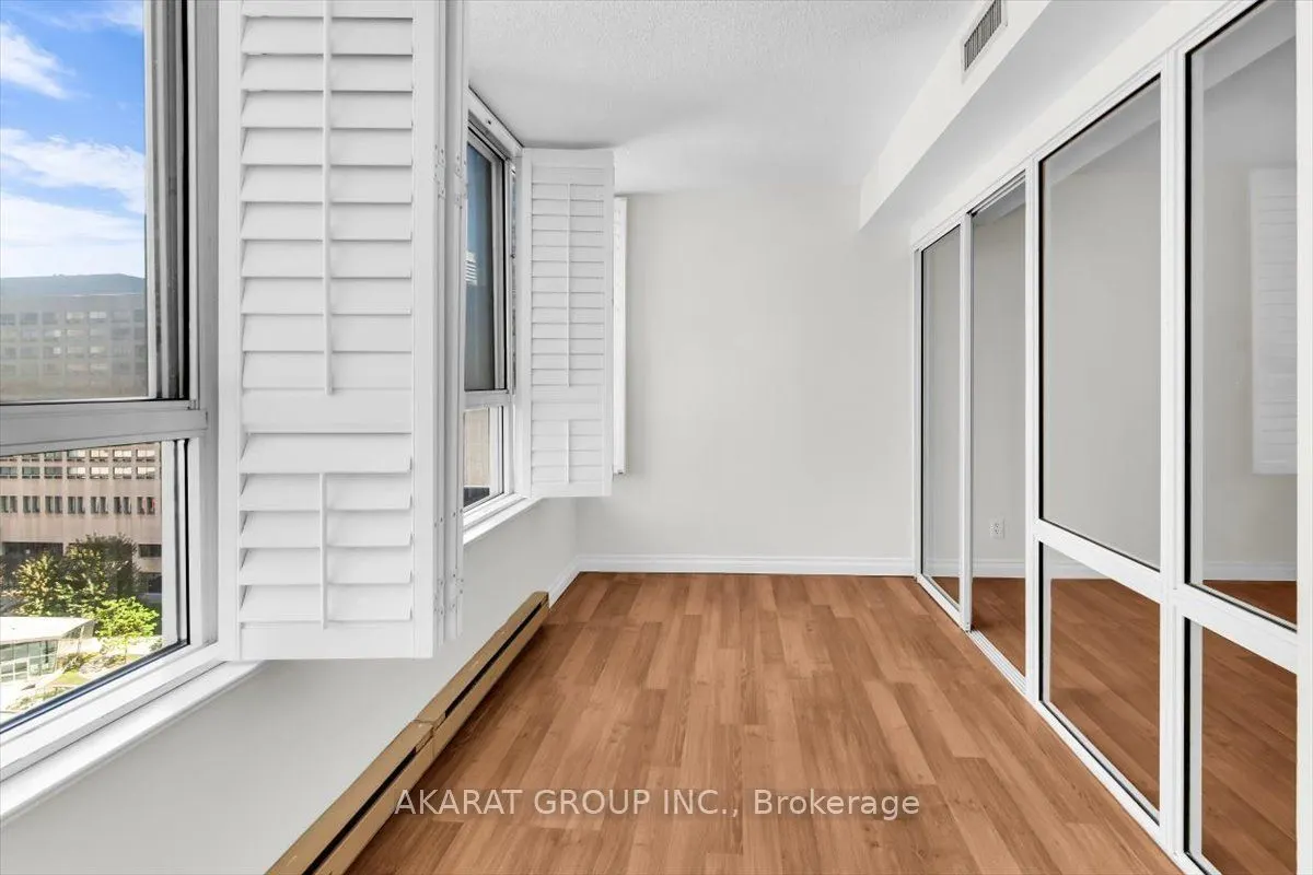 44 Gerrard Street W #1204