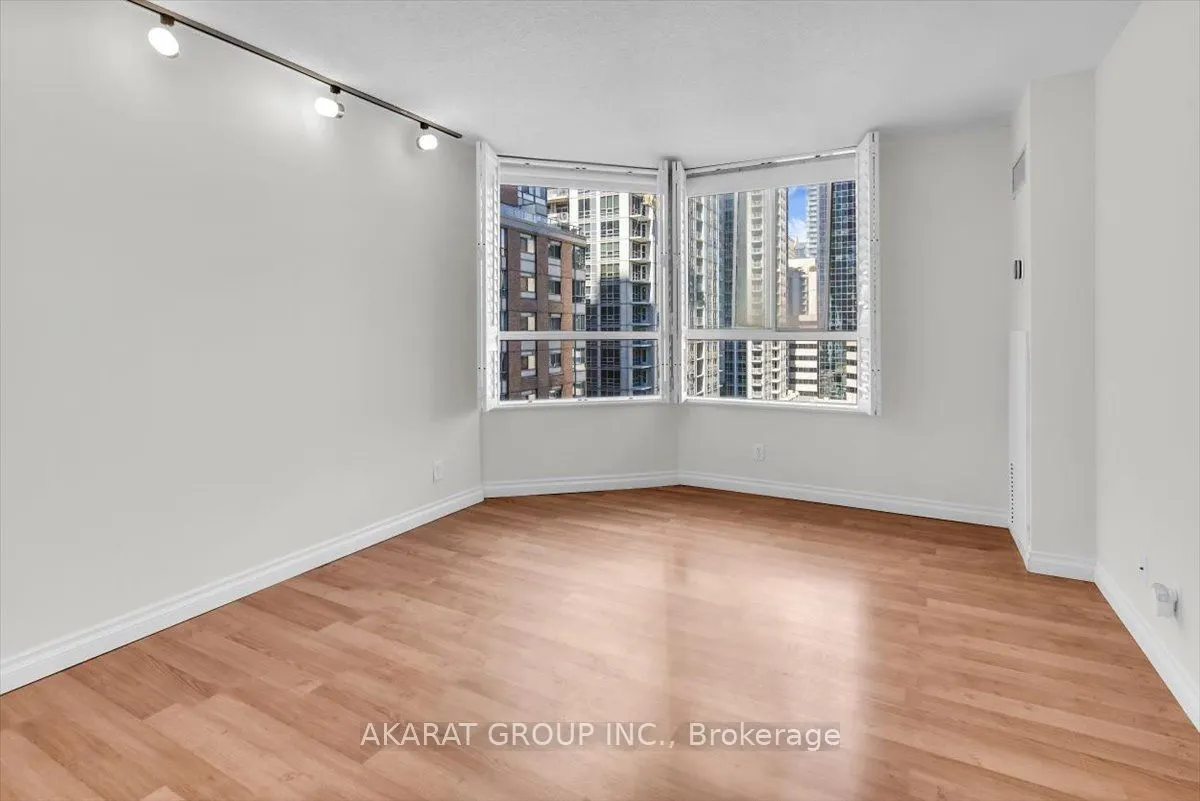 44 Gerrard Street W #1204