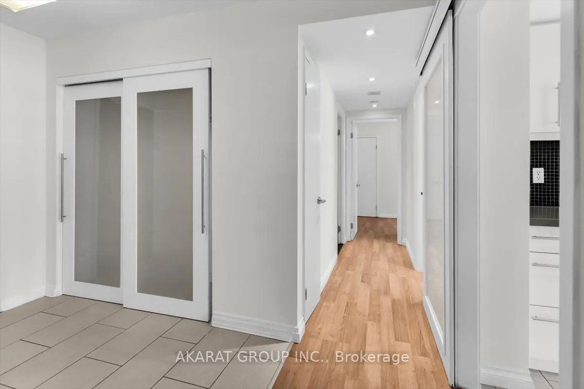 44 Gerrard Street W #1204