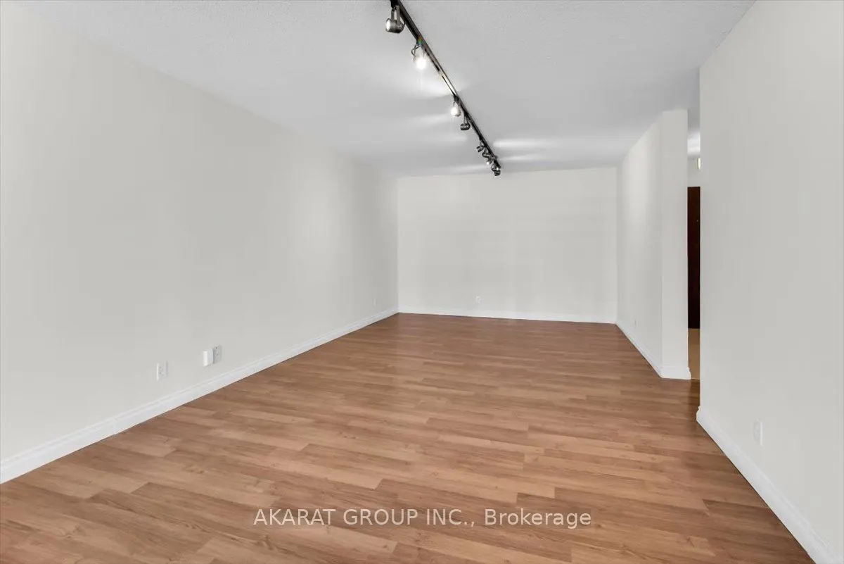 44 Gerrard Street W #1204