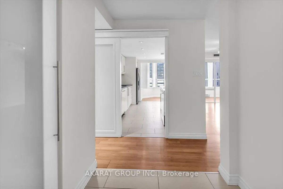 44 Gerrard Street W #1204
