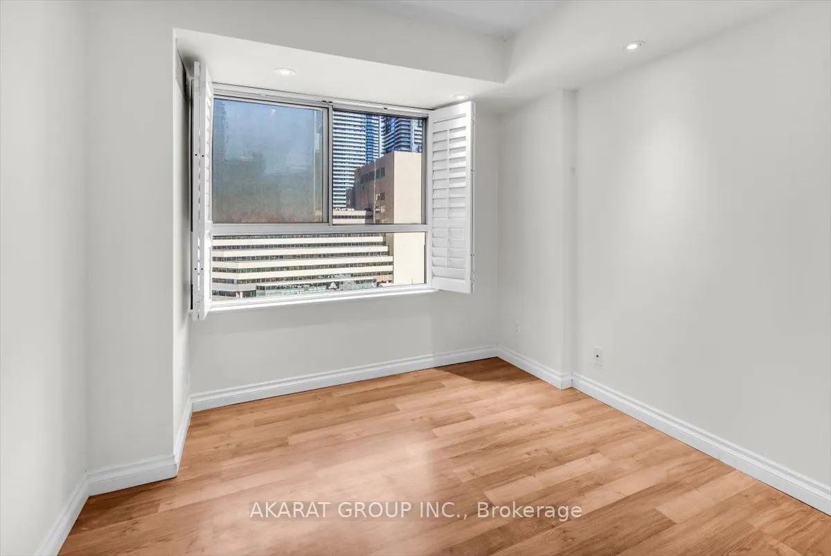 44 Gerrard Street W #1204