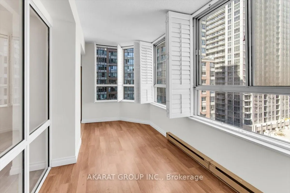 44 Gerrard Street W #1204