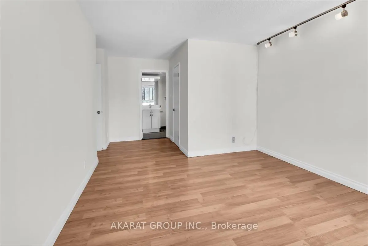 44 Gerrard Street W #1204