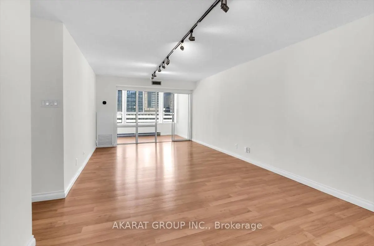 44 Gerrard Street W #1204