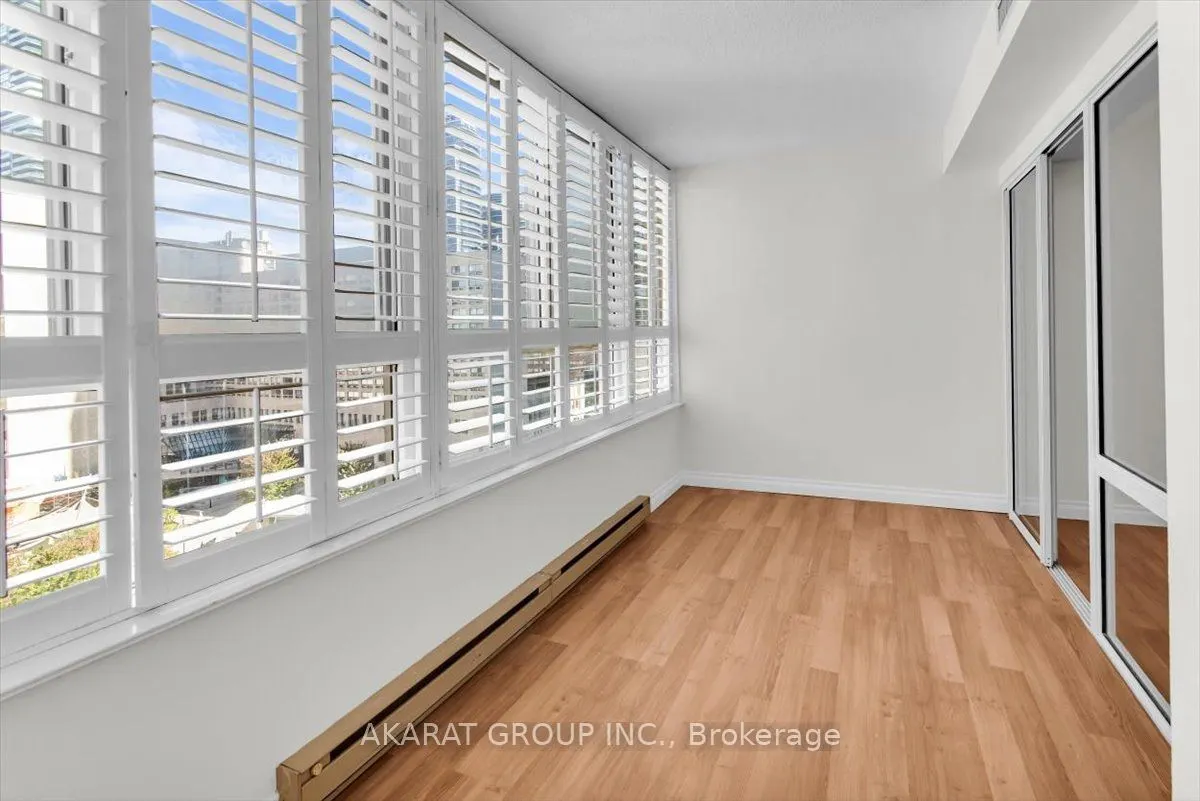 44 Gerrard Street W #1204