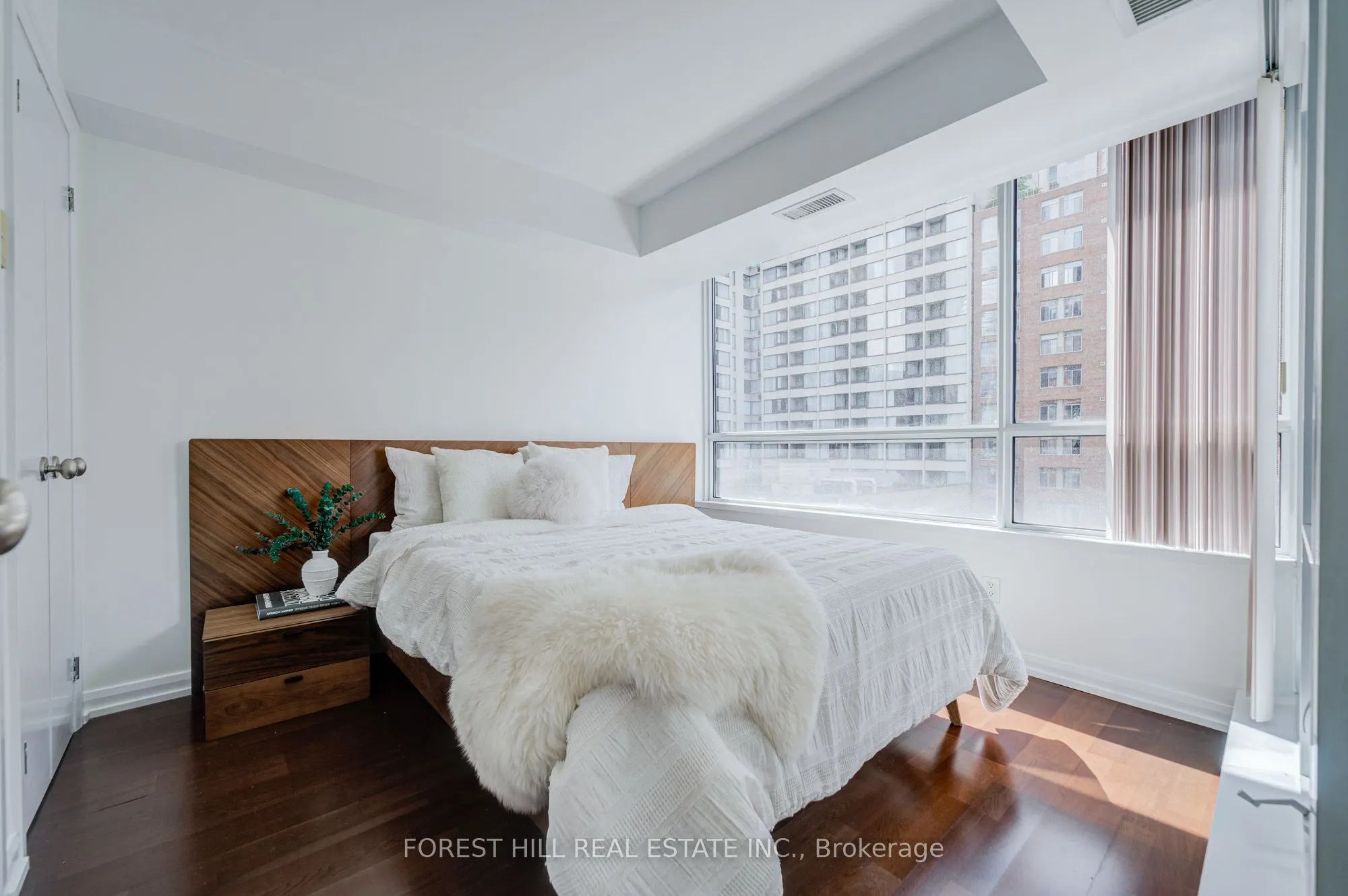 111 Elizabeth Street #917