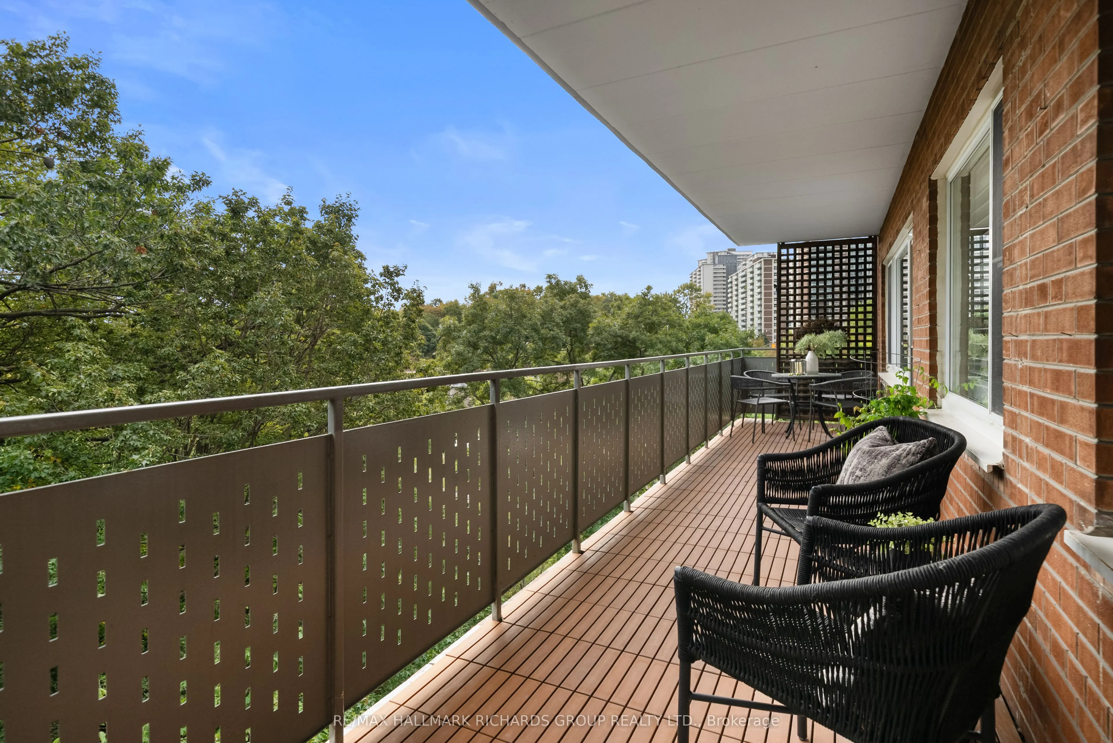 21 Dale Avenue #845