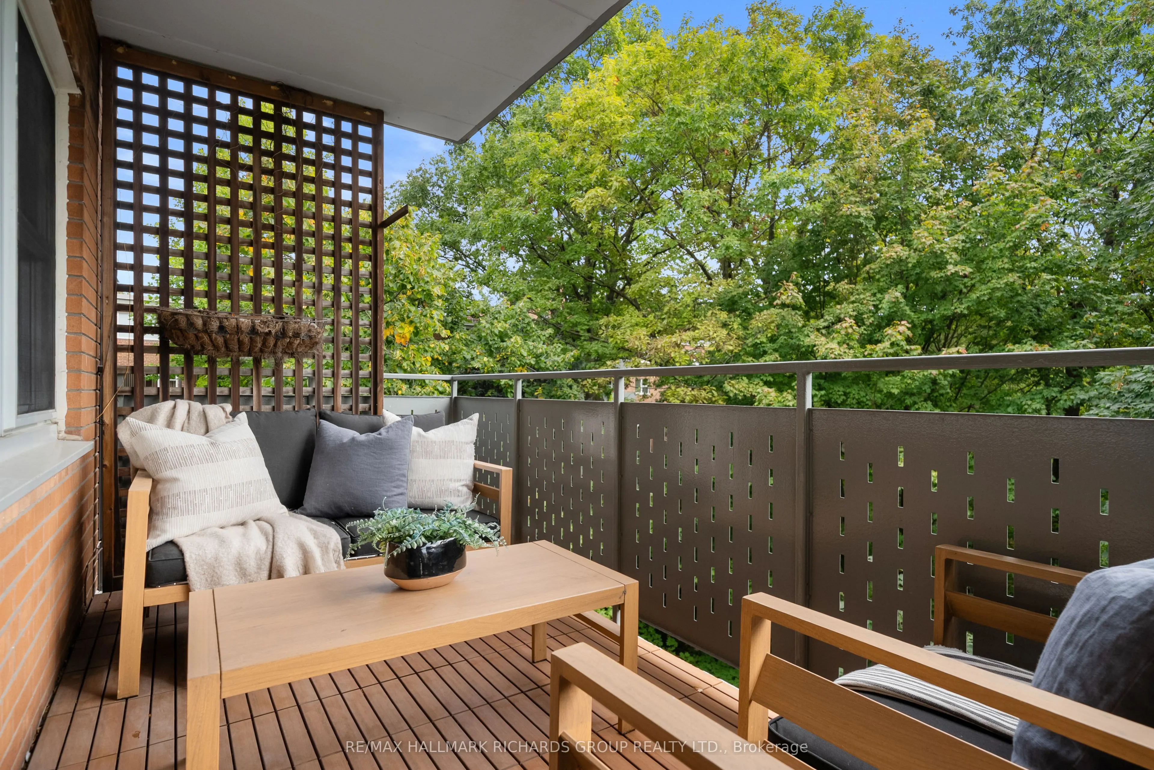 21 Dale Avenue #845