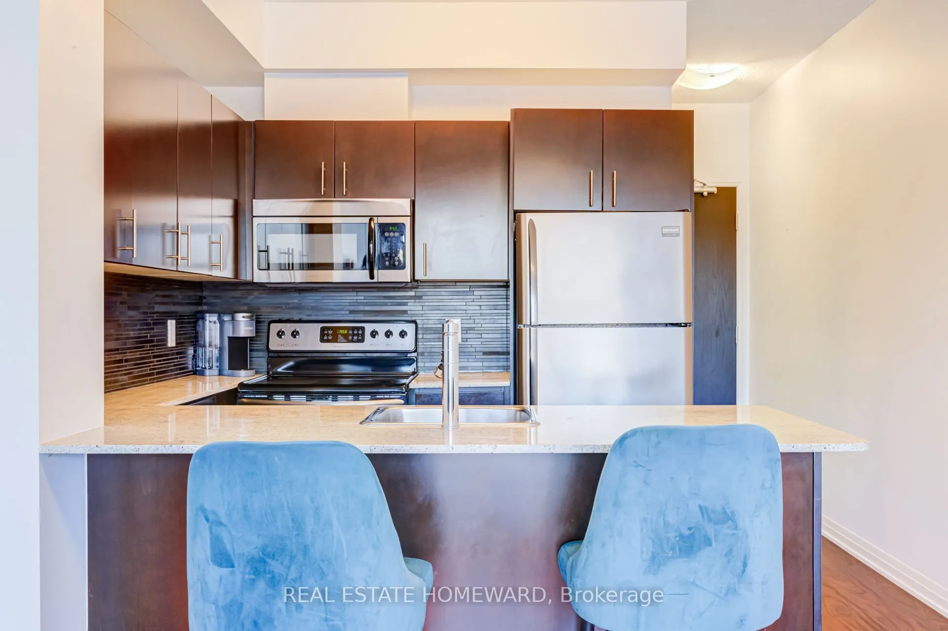 1 Cole Street #412