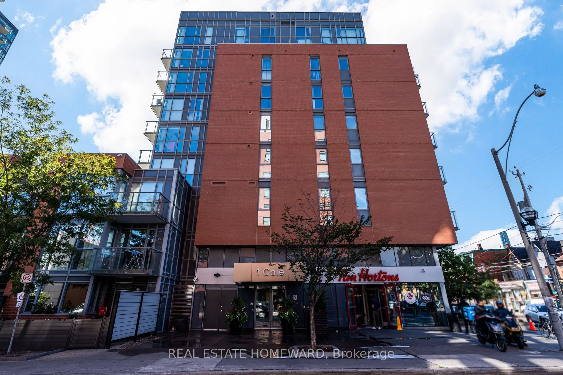 1 Cole Street #412