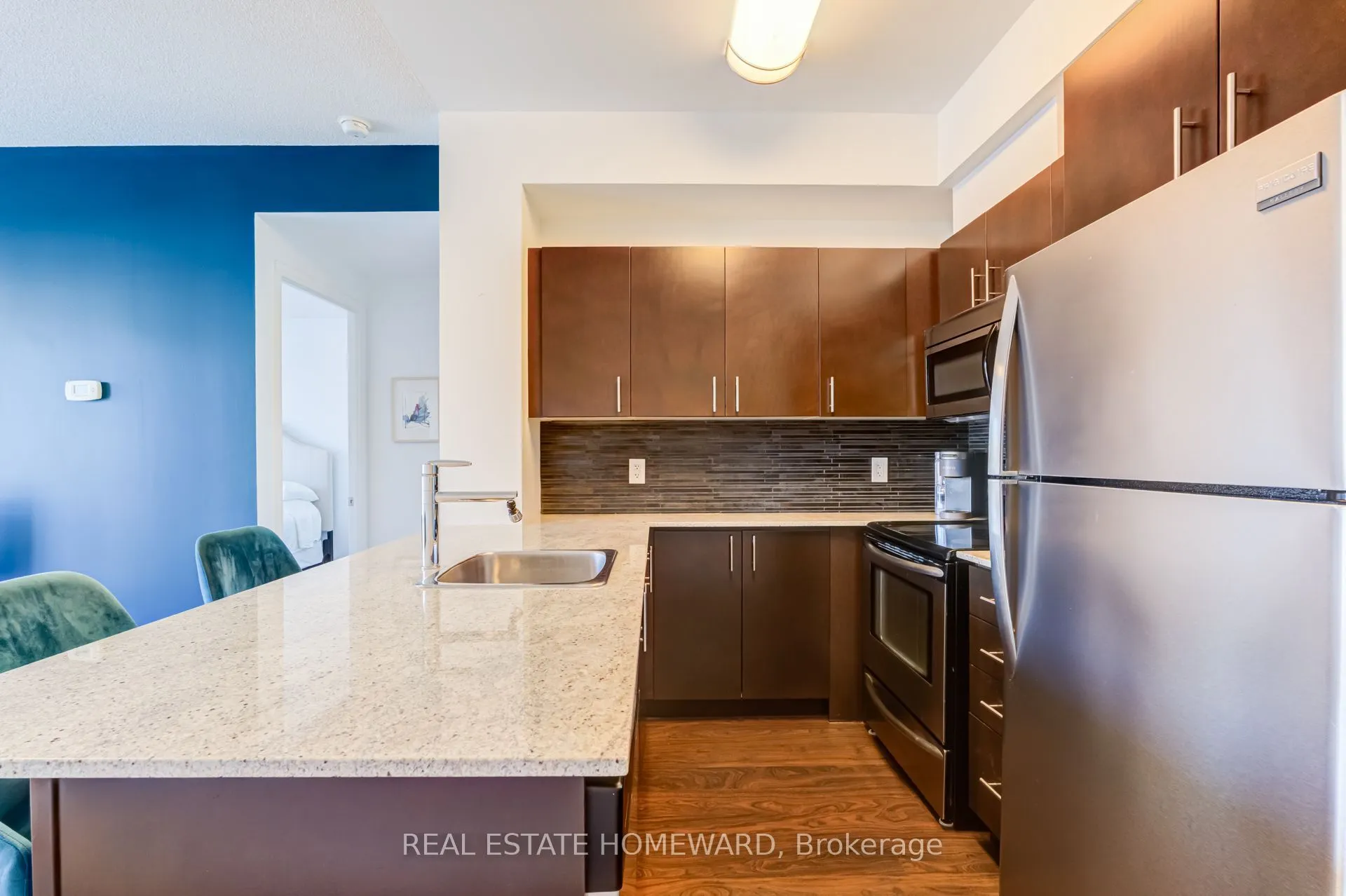 1 Cole Street #412