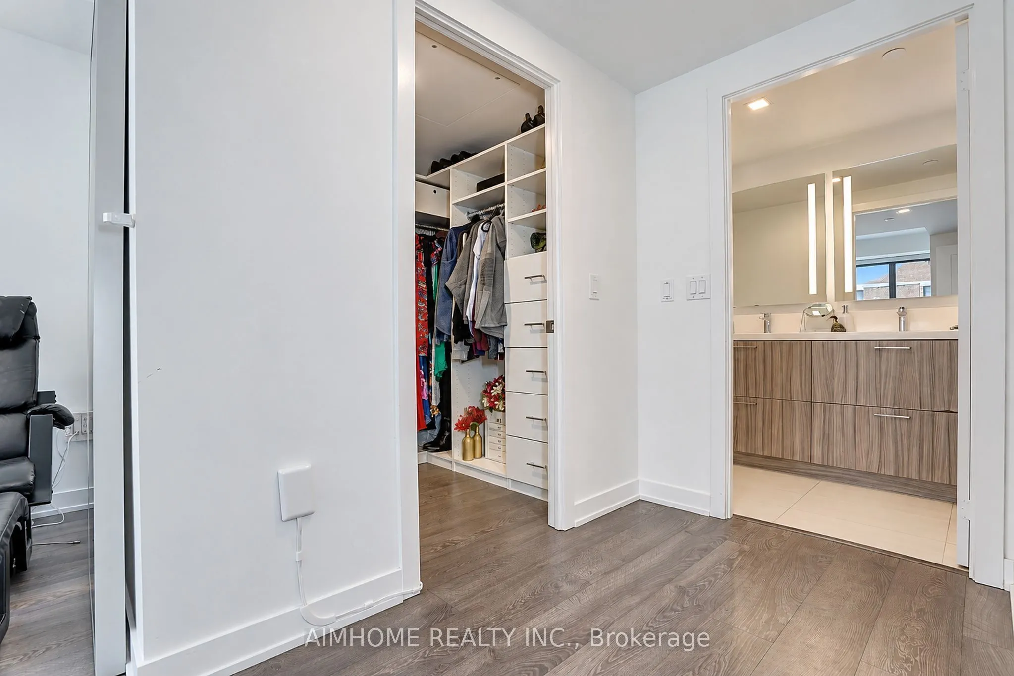 50 Mccaul Street #310