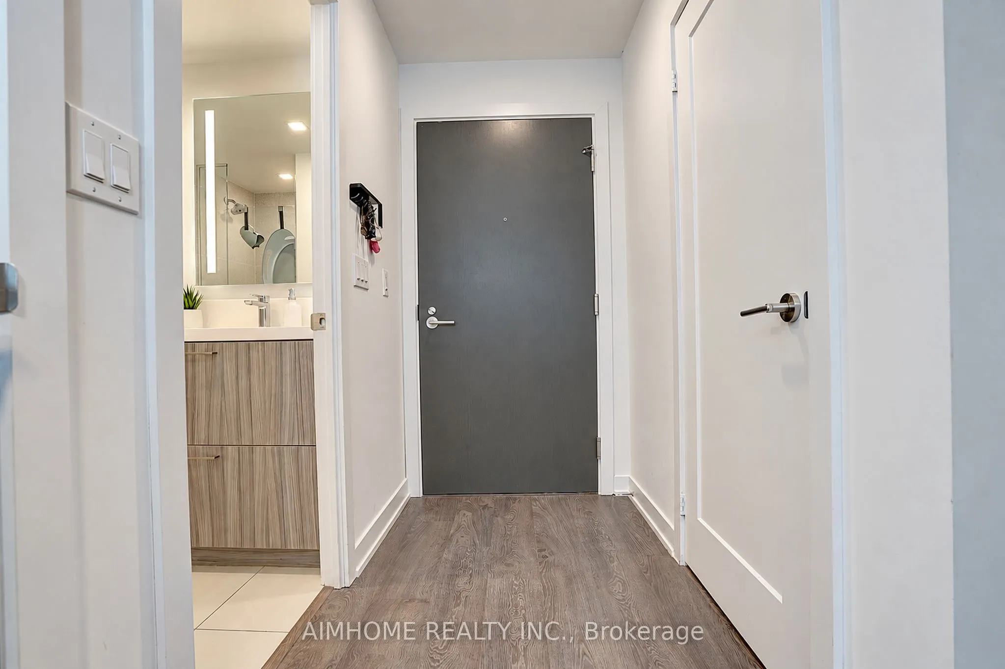 50 Mccaul Street #310