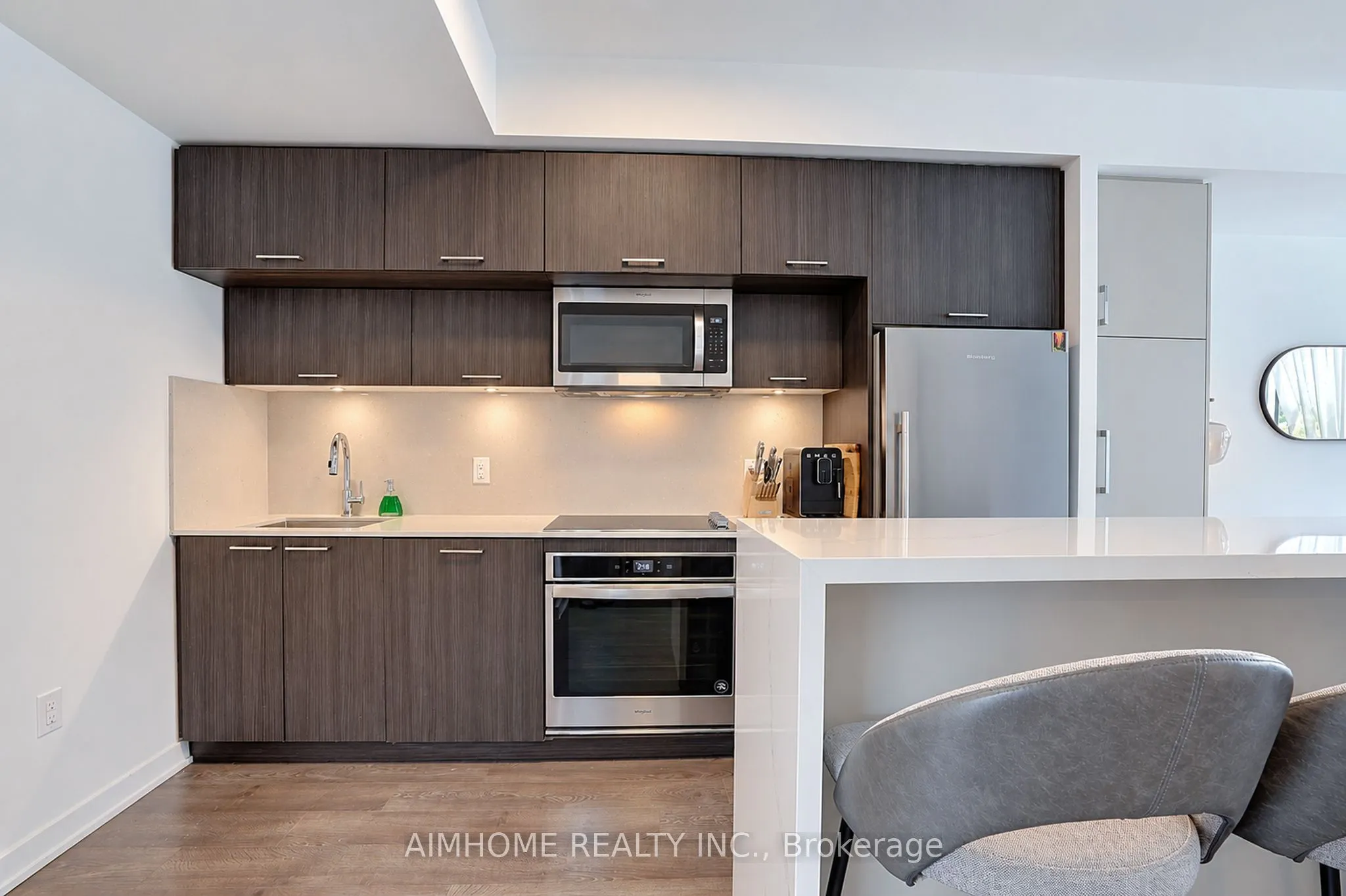 50 Mccaul Street #310