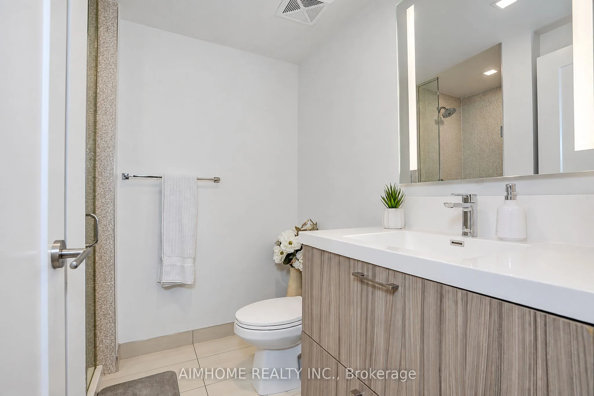 50 Mccaul Street #310
