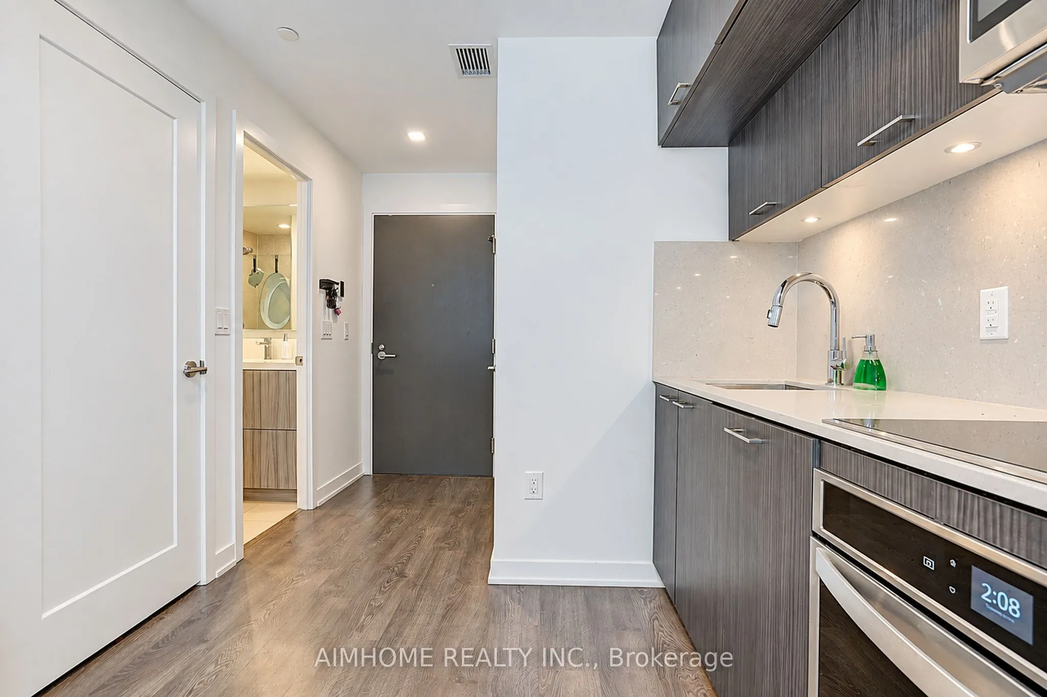 50 Mccaul Street #310