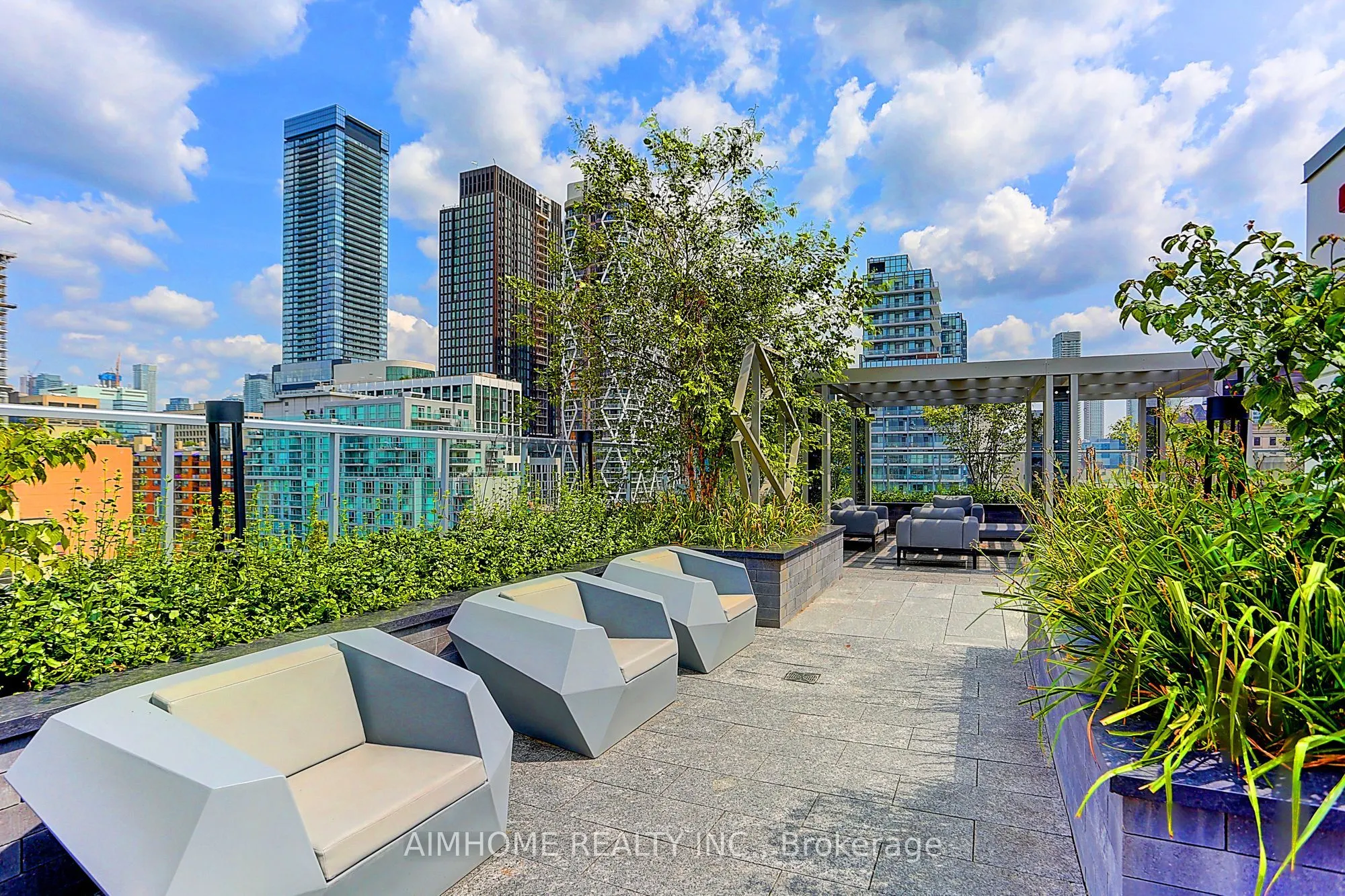 50 Mccaul Street #310