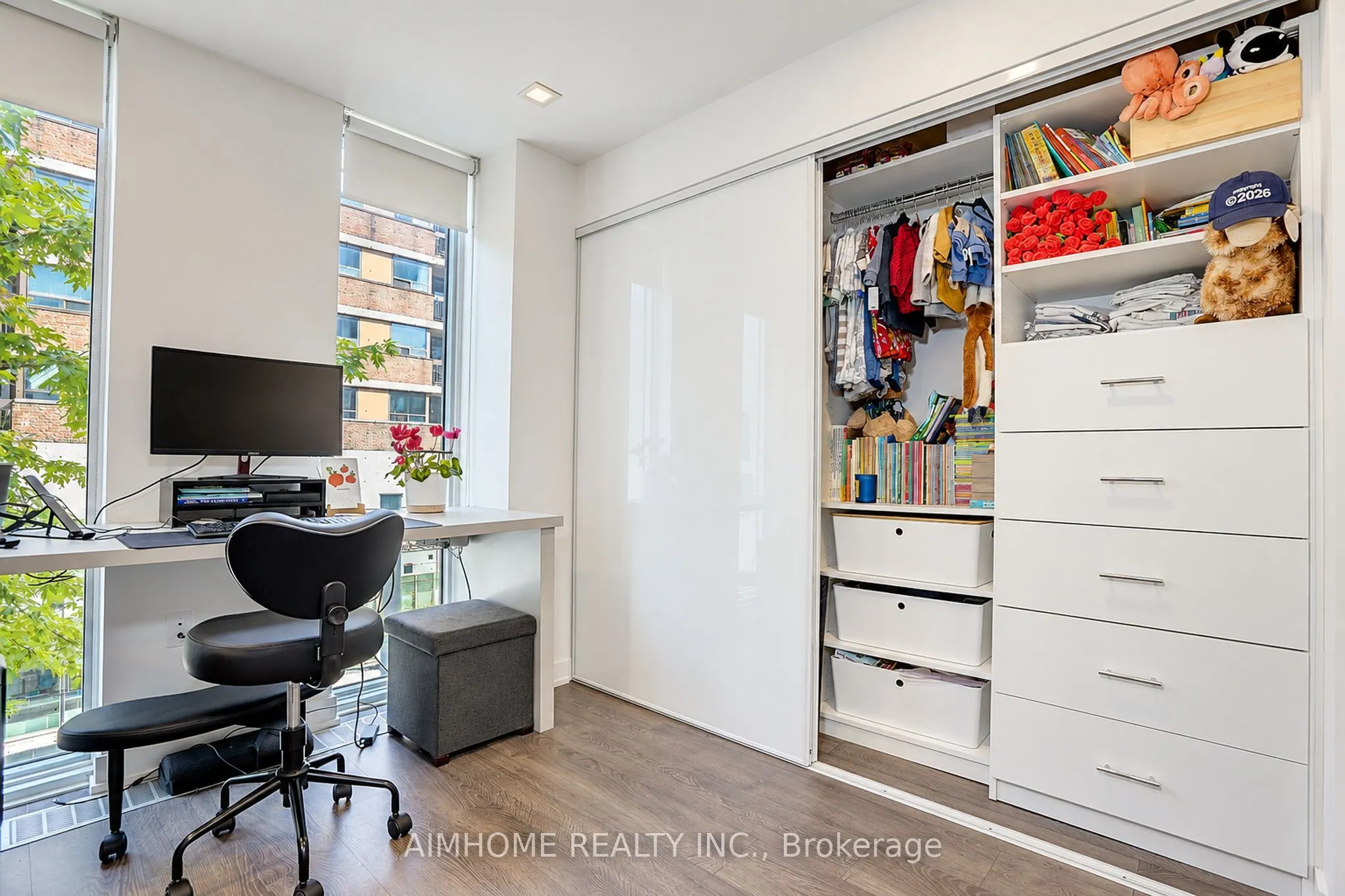 50 Mccaul Street #310