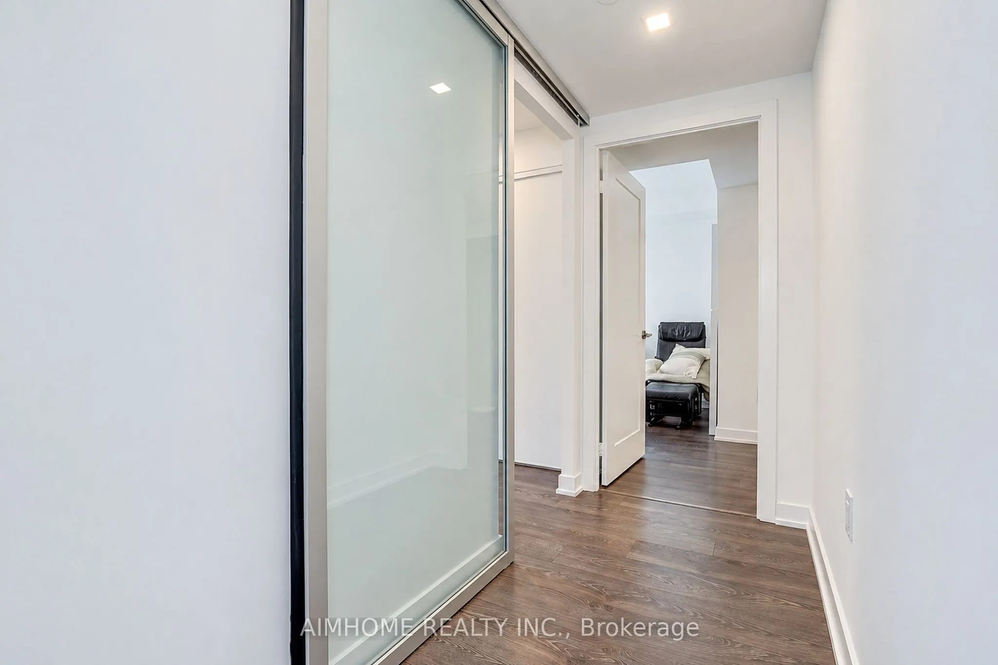 50 Mccaul Street #310