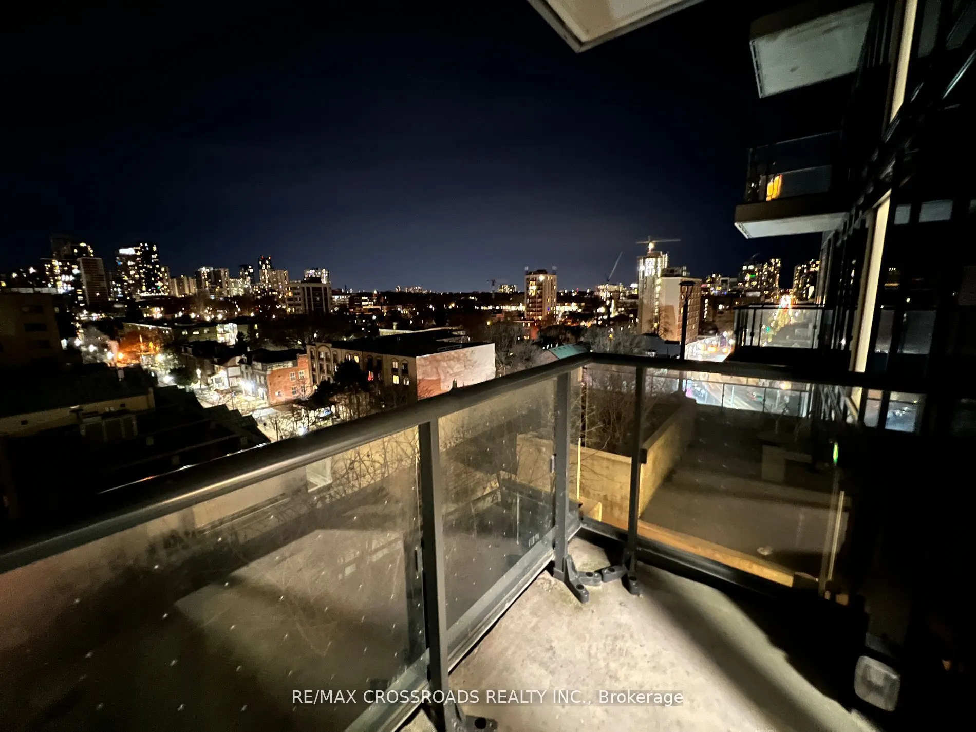 200 Dundas Street E #808